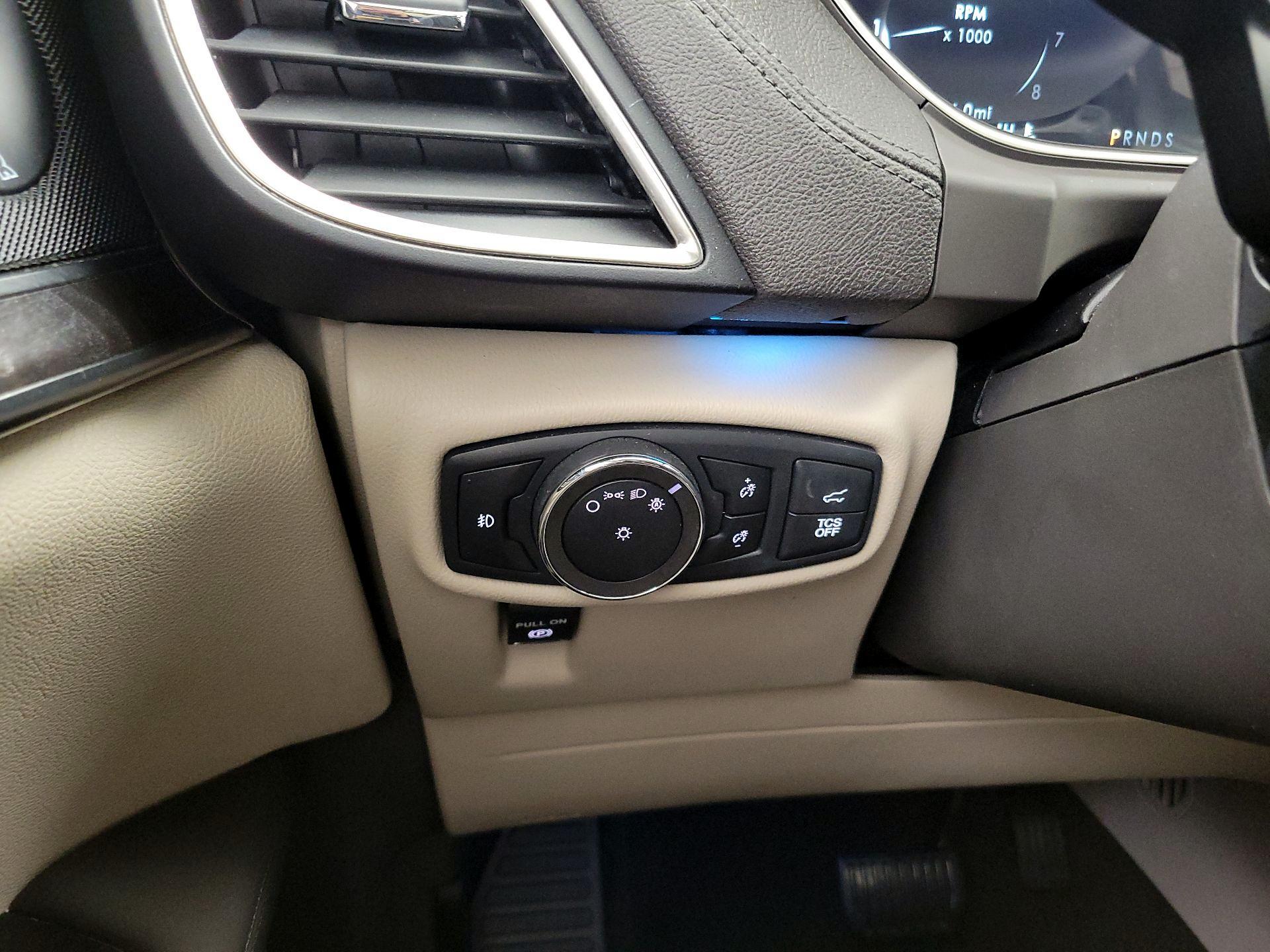 Thumbnail: 2020 Lincoln Nautilus - 13