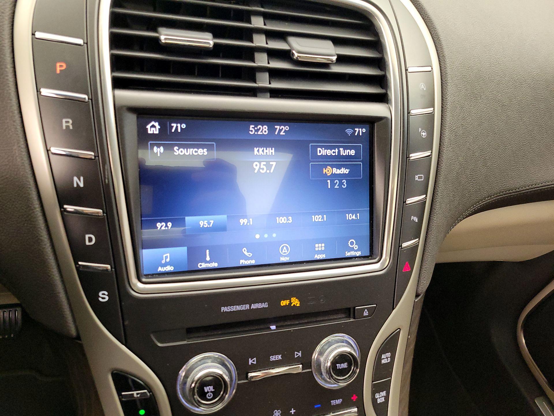 Thumbnail: 2020 Lincoln Nautilus - 16