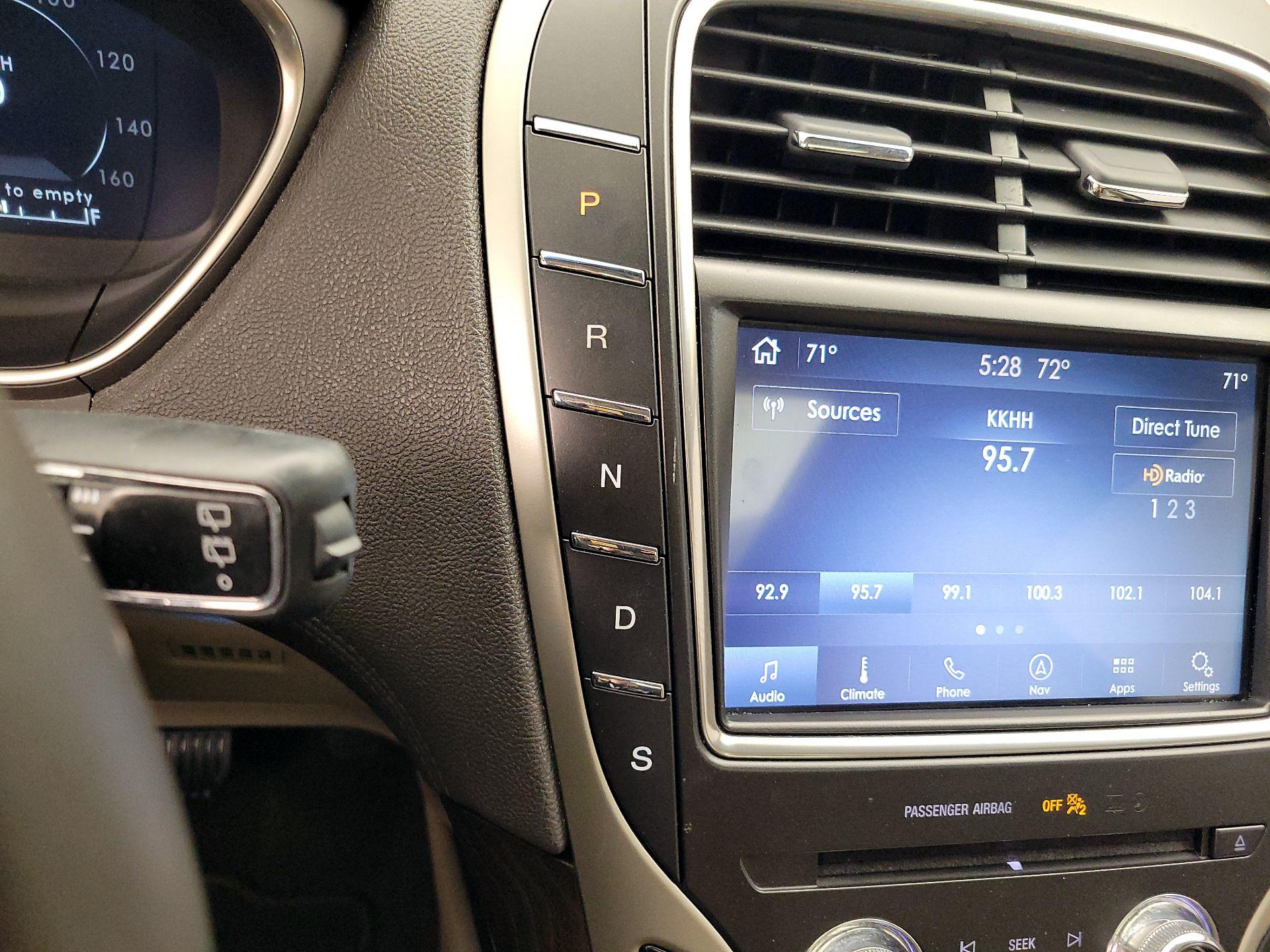 Thumbnail: 2020 Lincoln Nautilus - 18