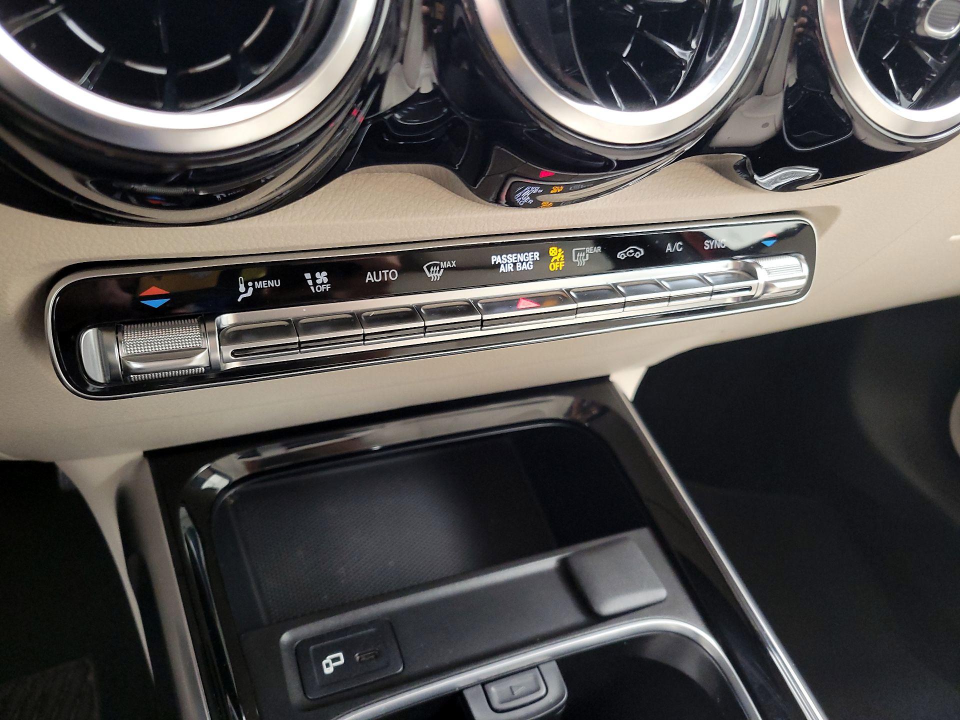 Thumbnail: 2021 Mercedes-Benz GLB - 16