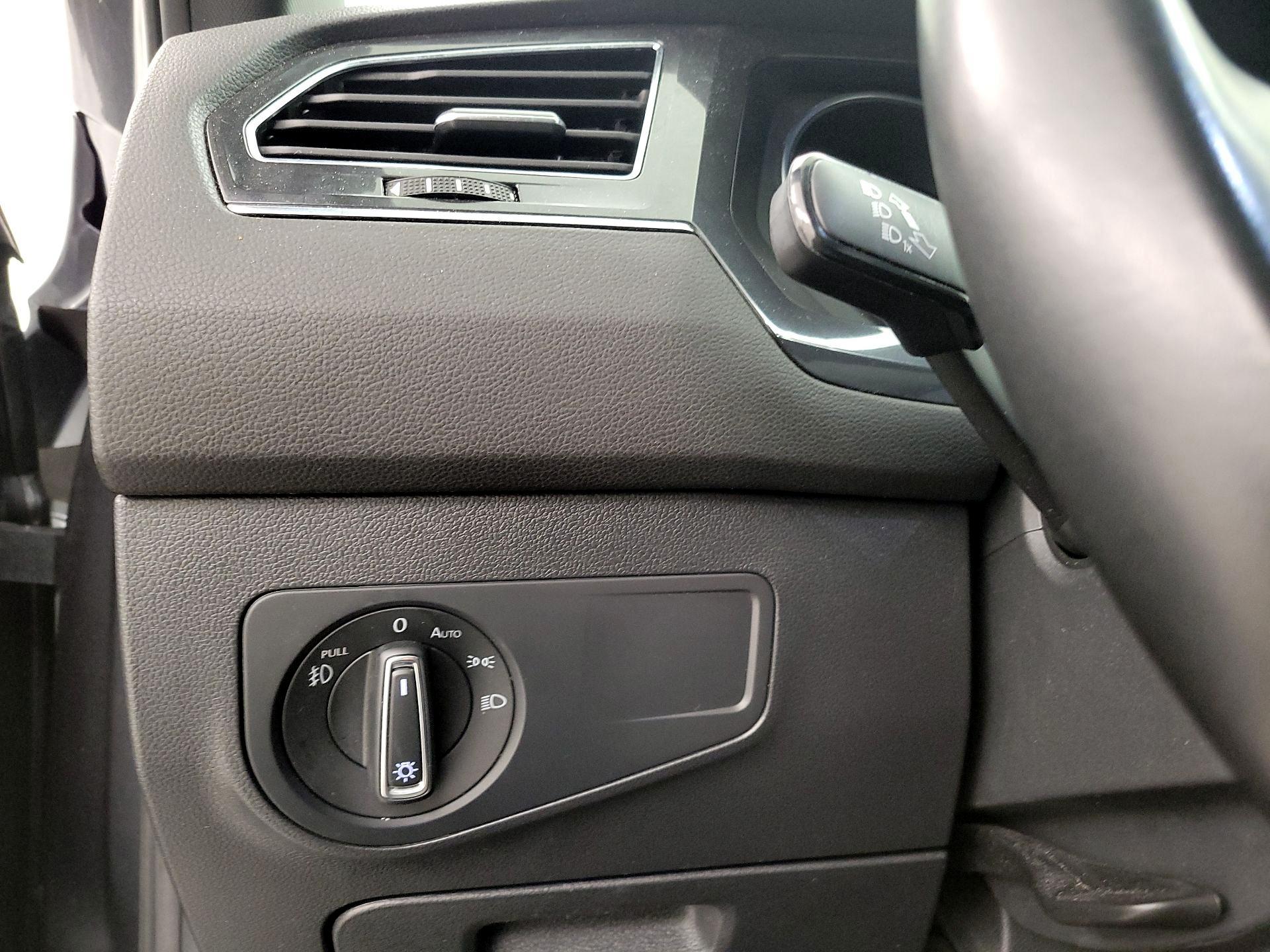 Thumbnail: 2021 Volkswagen Tiguan - 13