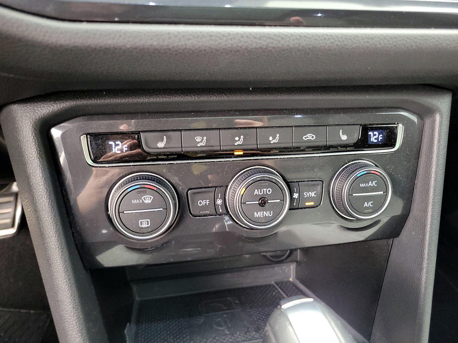 Thumbnail: 2021 Volkswagen Tiguan - 16