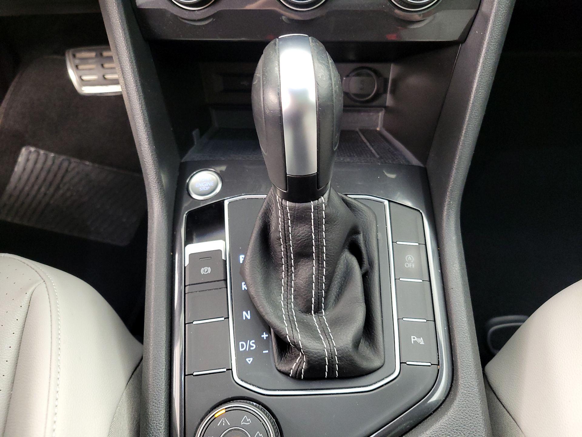 Thumbnail: 2021 Volkswagen Tiguan - 17