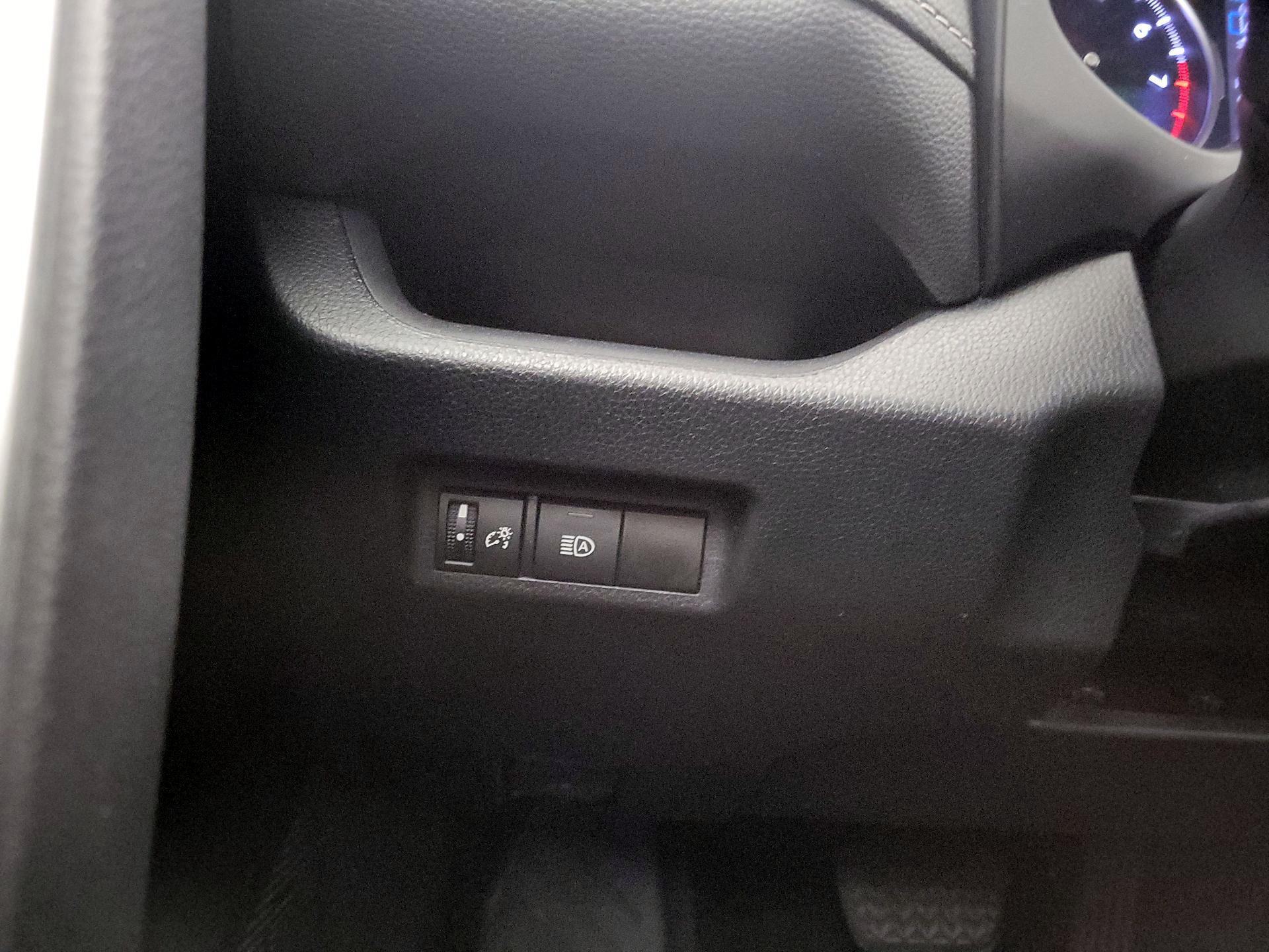 Thumbnail: 2021 Toyota RAV4 - 13