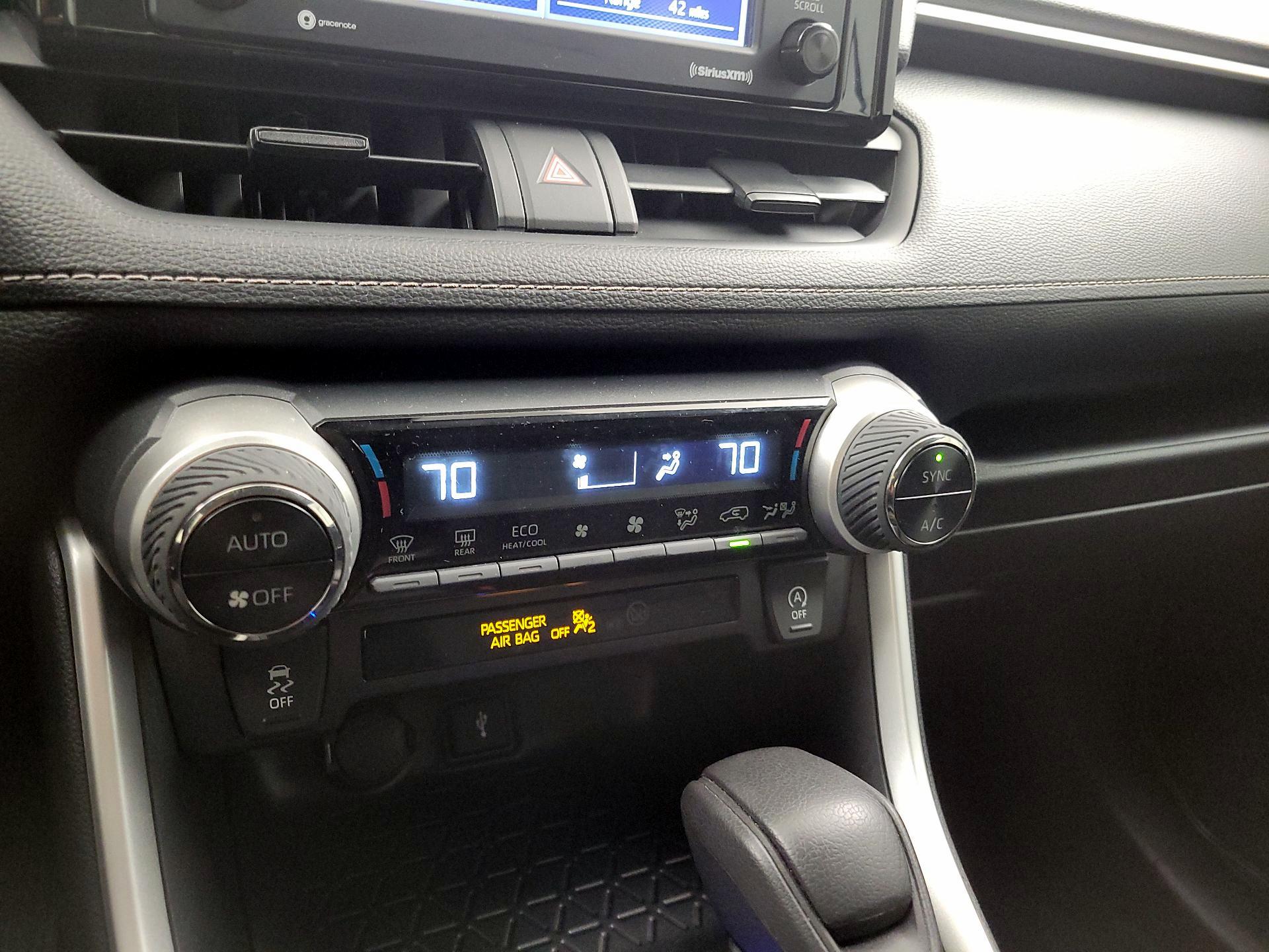 Thumbnail: 2021 Toyota RAV4 - 16