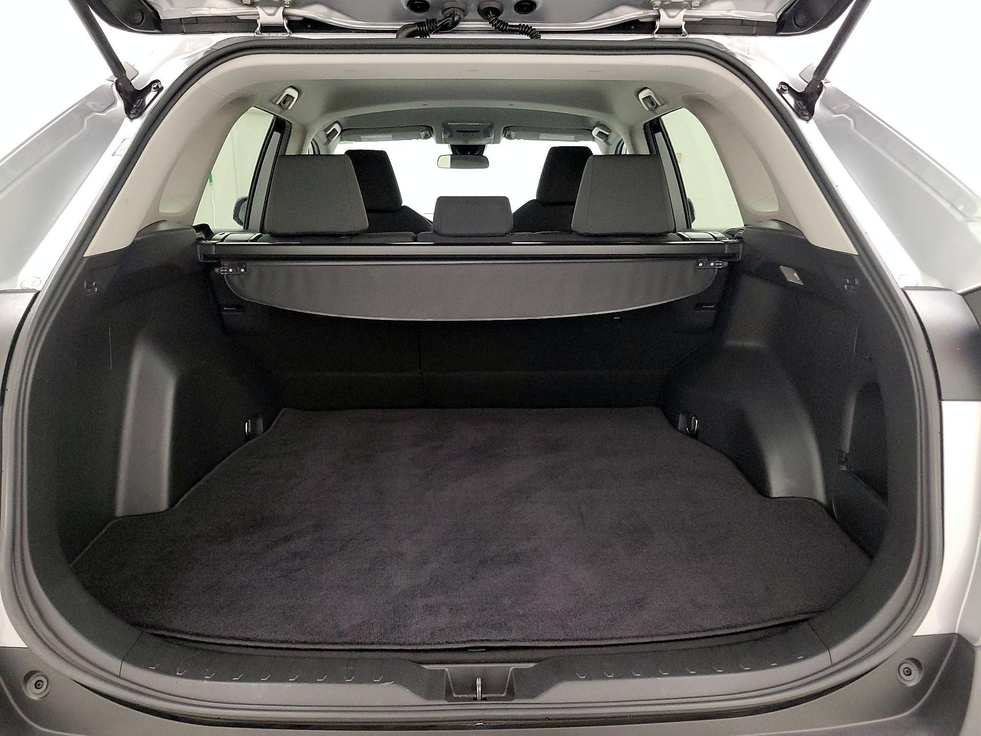 Thumbnail: 2021 Toyota RAV4 - 20