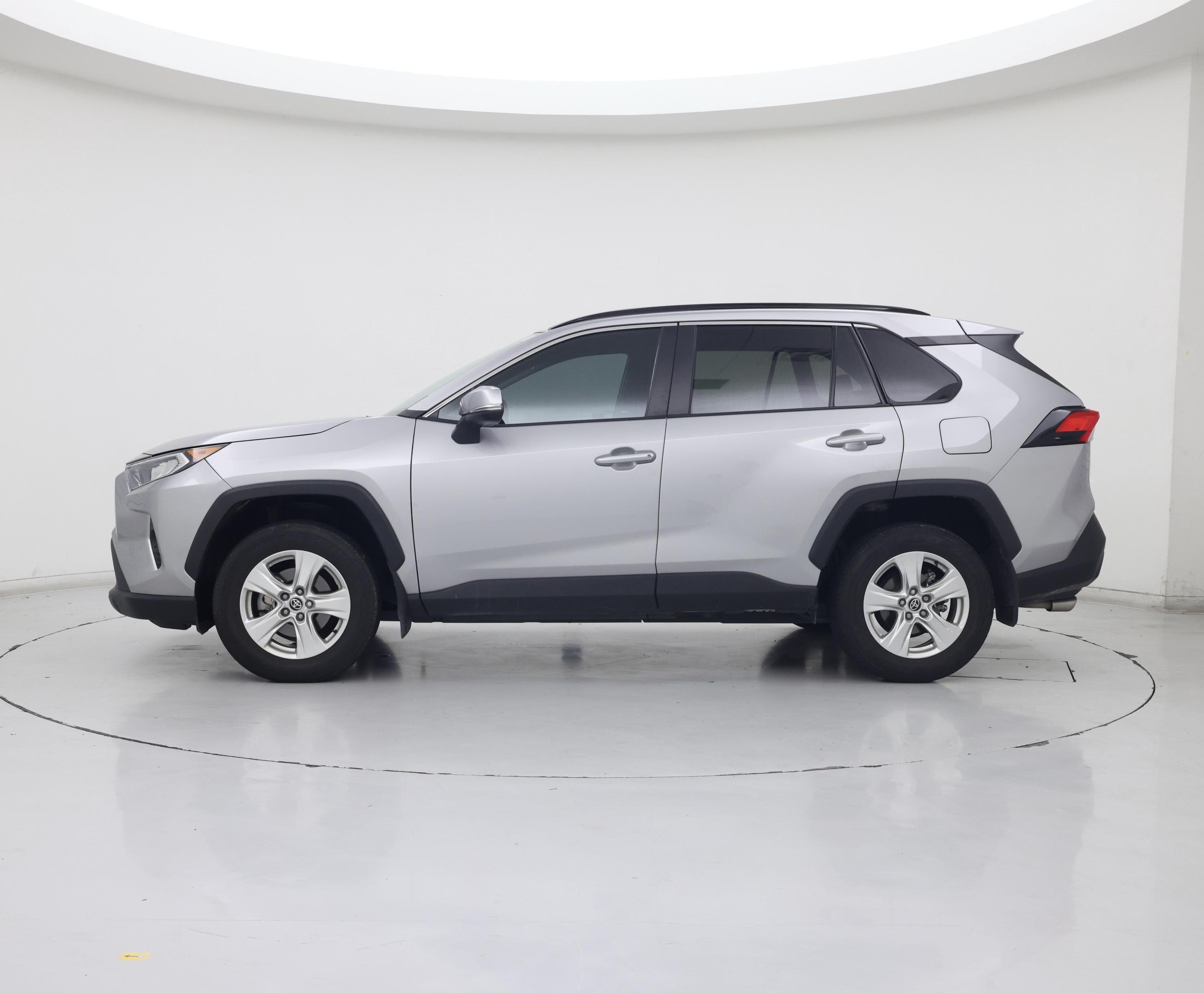 Thumbnail: 2021 Toyota RAV4 - 3