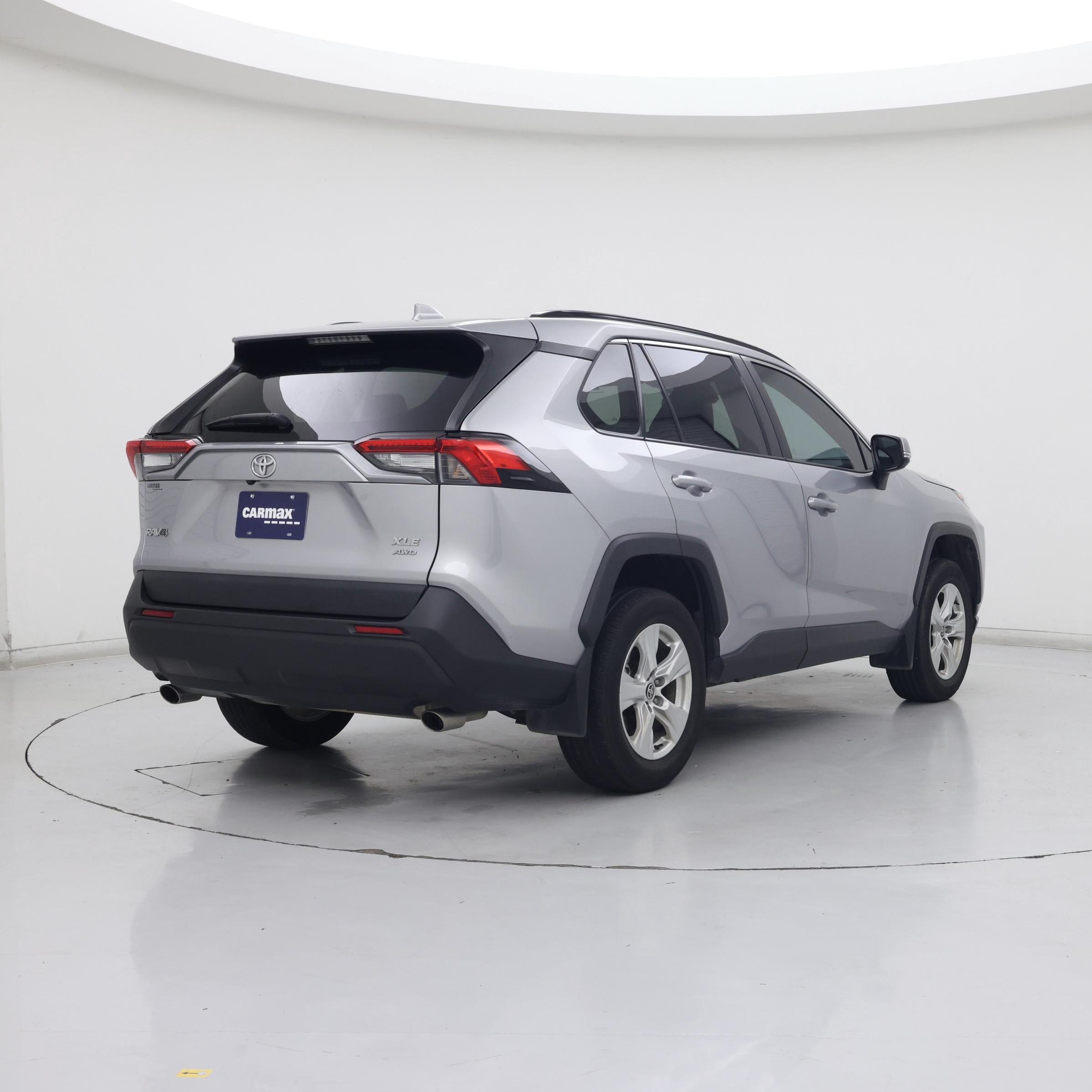Thumbnail: 2021 Toyota RAV4 - 8