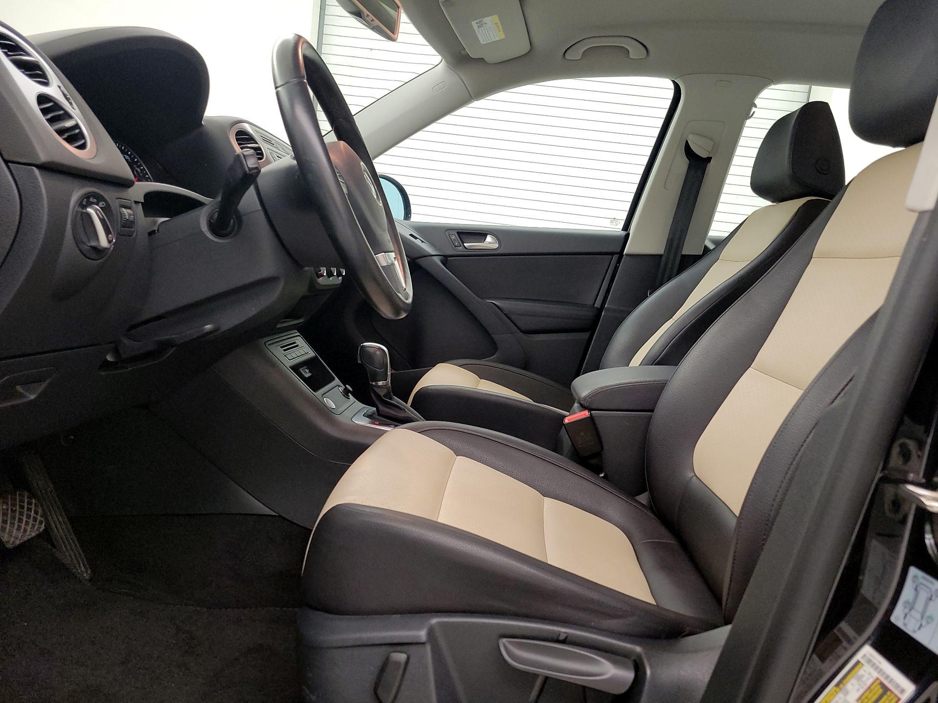 Thumbnail: 2017 Volkswagen Tiguan - 11