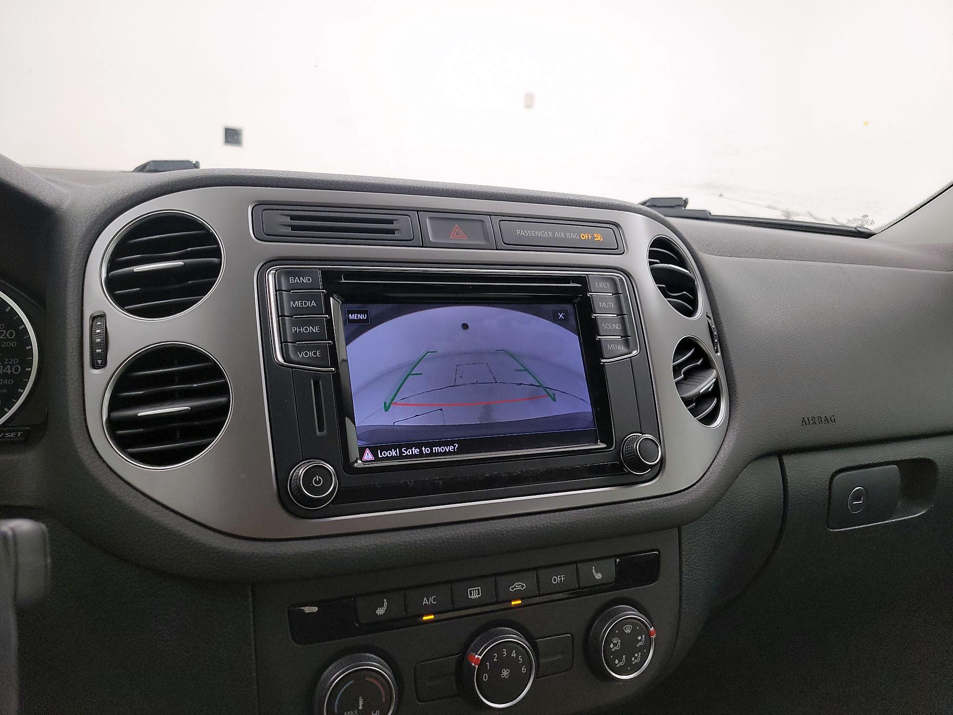 Thumbnail: 2017 Volkswagen Tiguan - 14