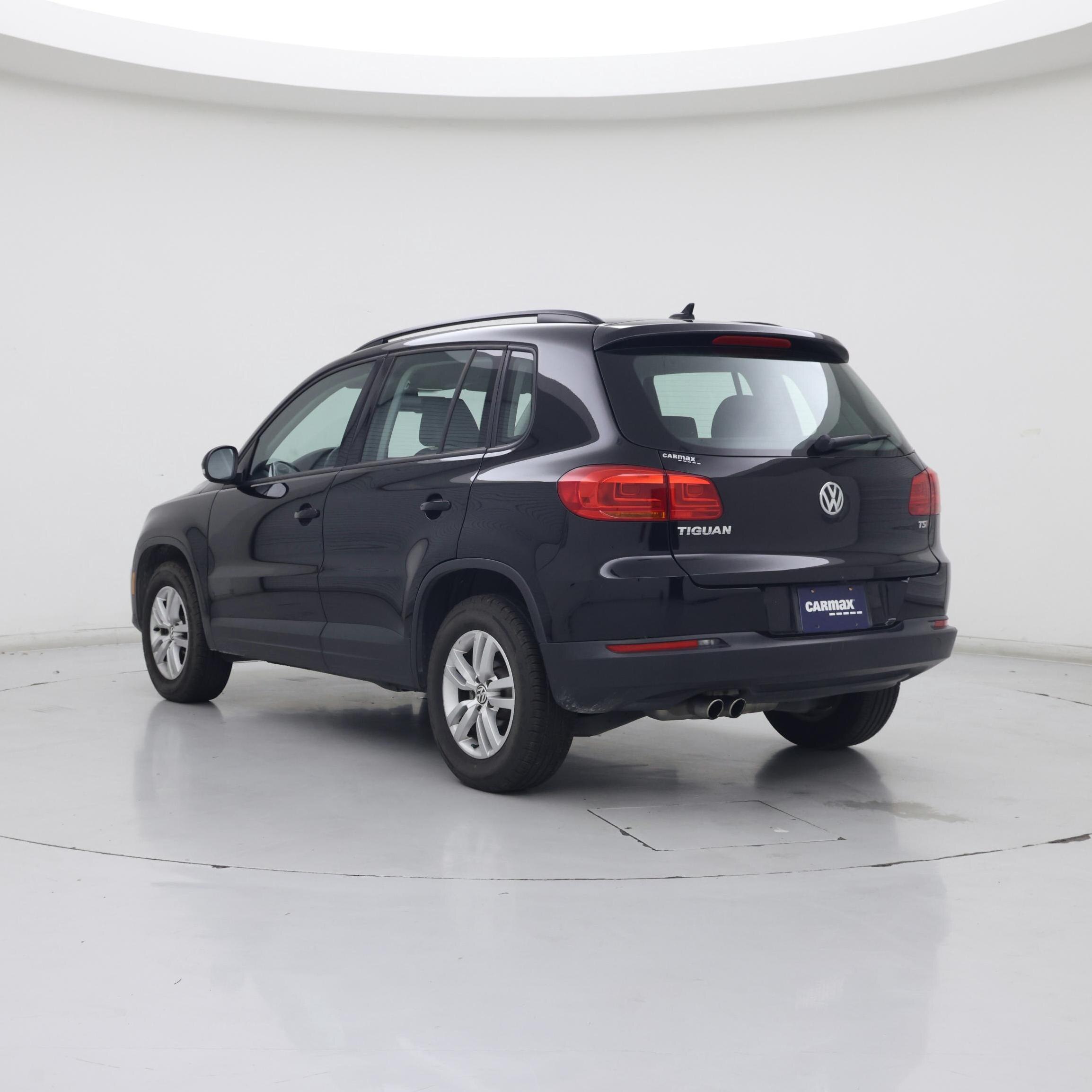 Thumbnail: 2017 Volkswagen Tiguan - 2