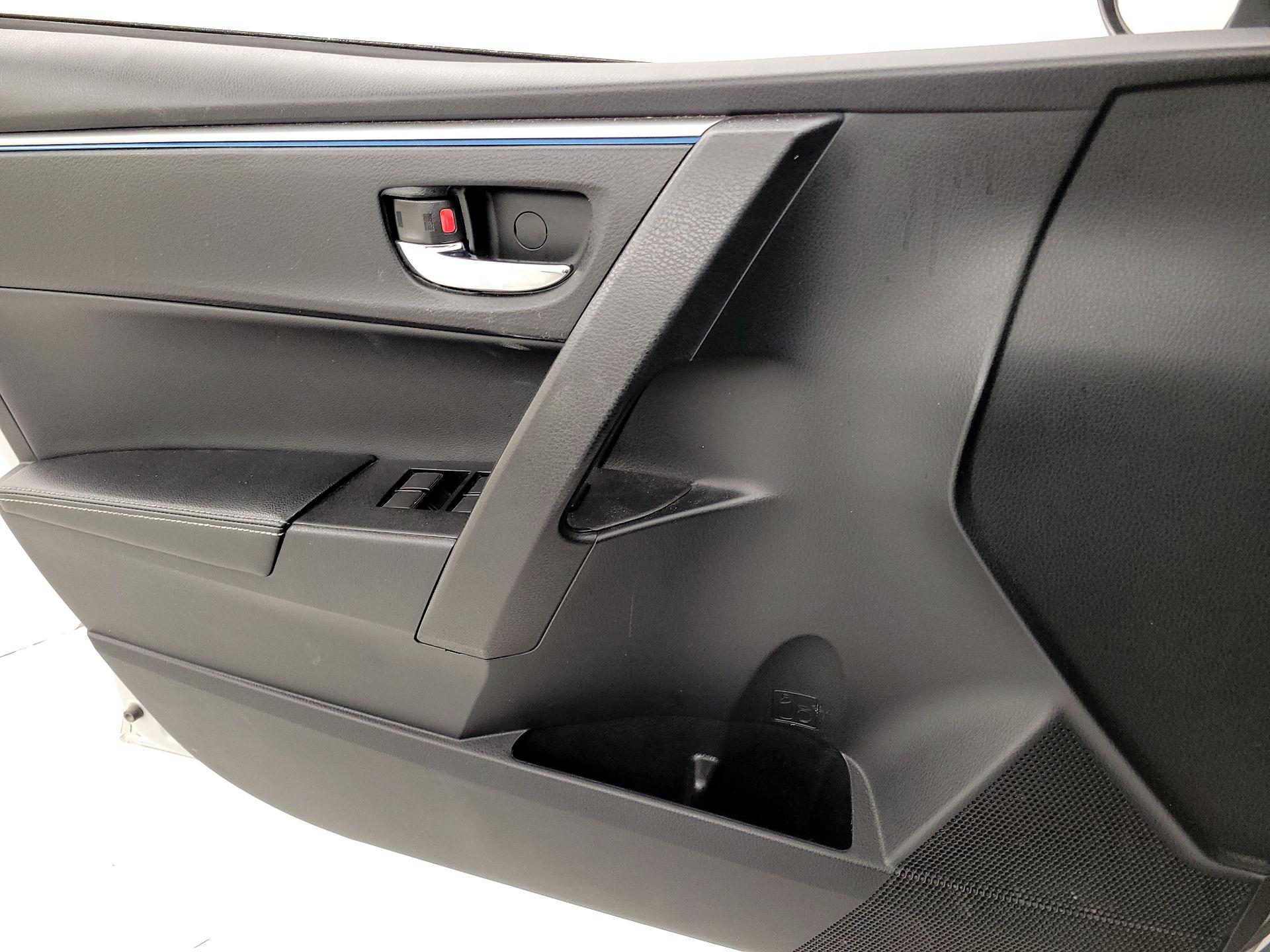 Thumbnail: 2014 Toyota Corolla - 12