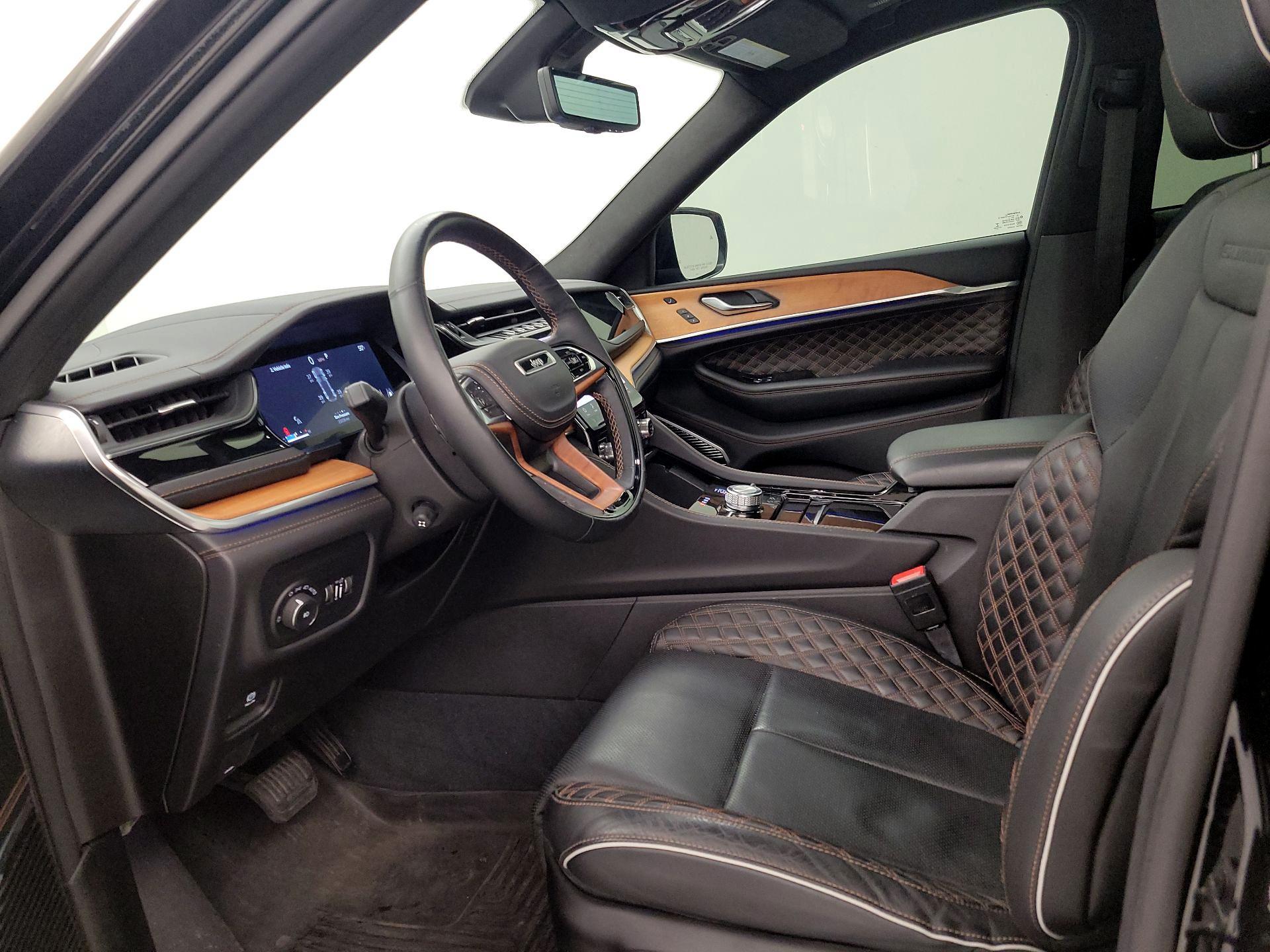 Thumbnail: 2023 Jeep Grand Cherokee - 11