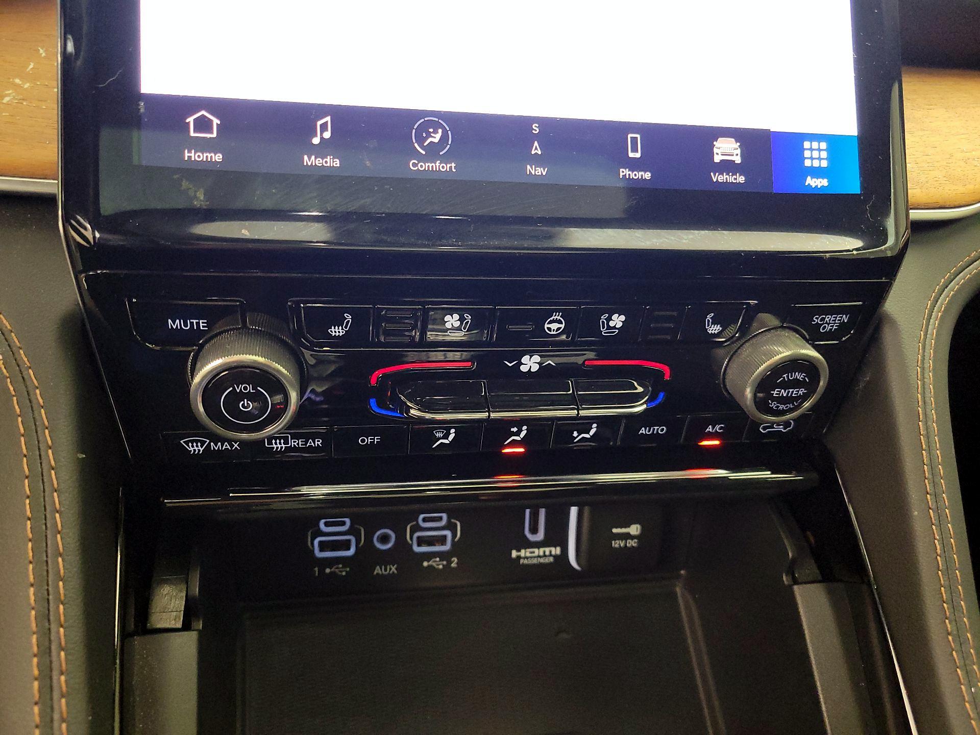 Thumbnail: 2023 Jeep Grand Cherokee - 17