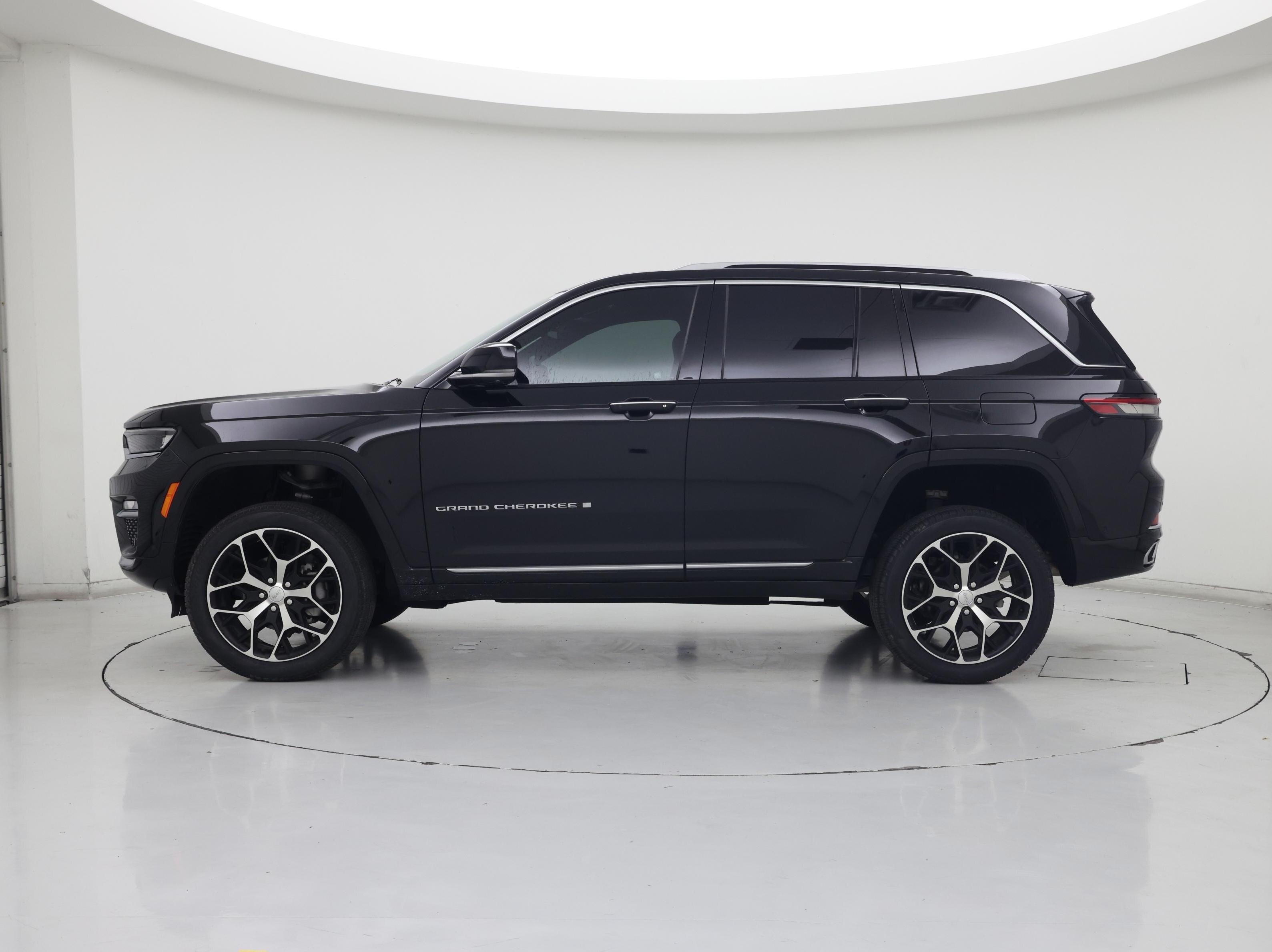 Thumbnail: 2023 Jeep Grand Cherokee - 3