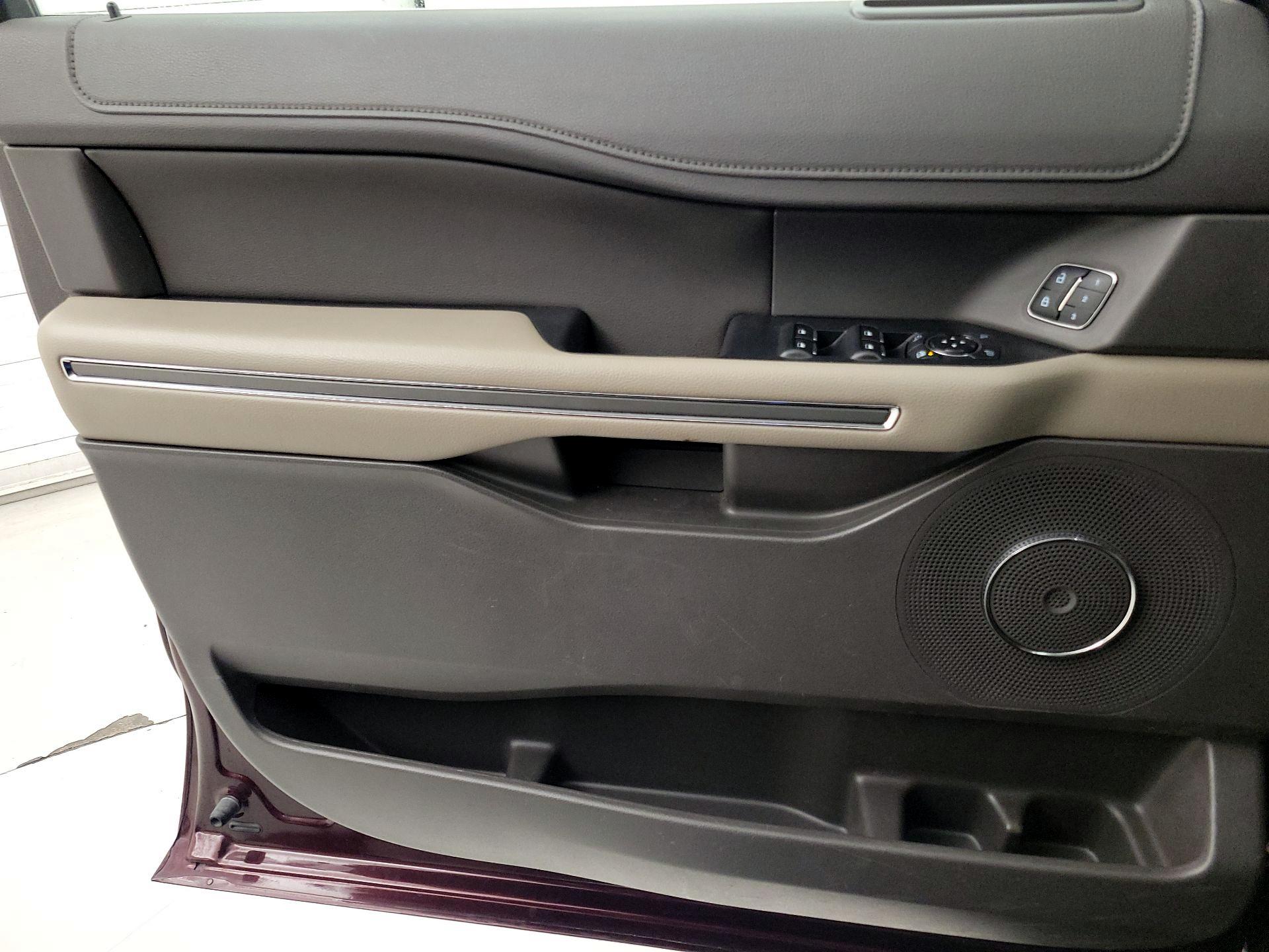 Thumbnail: 2021 Ford Expedition - 12