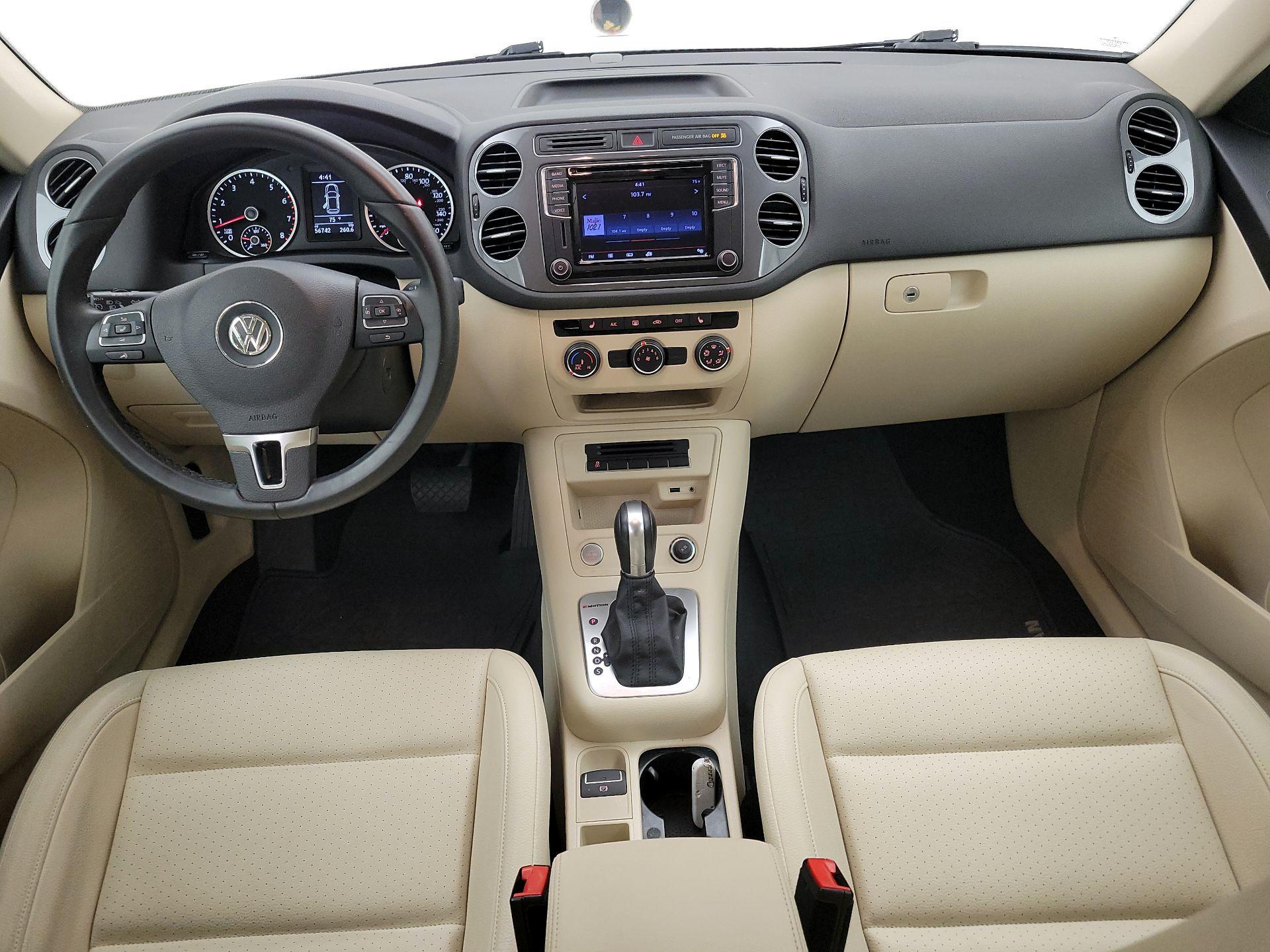 Thumbnail: 2017 Volkswagen Tiguan - 9