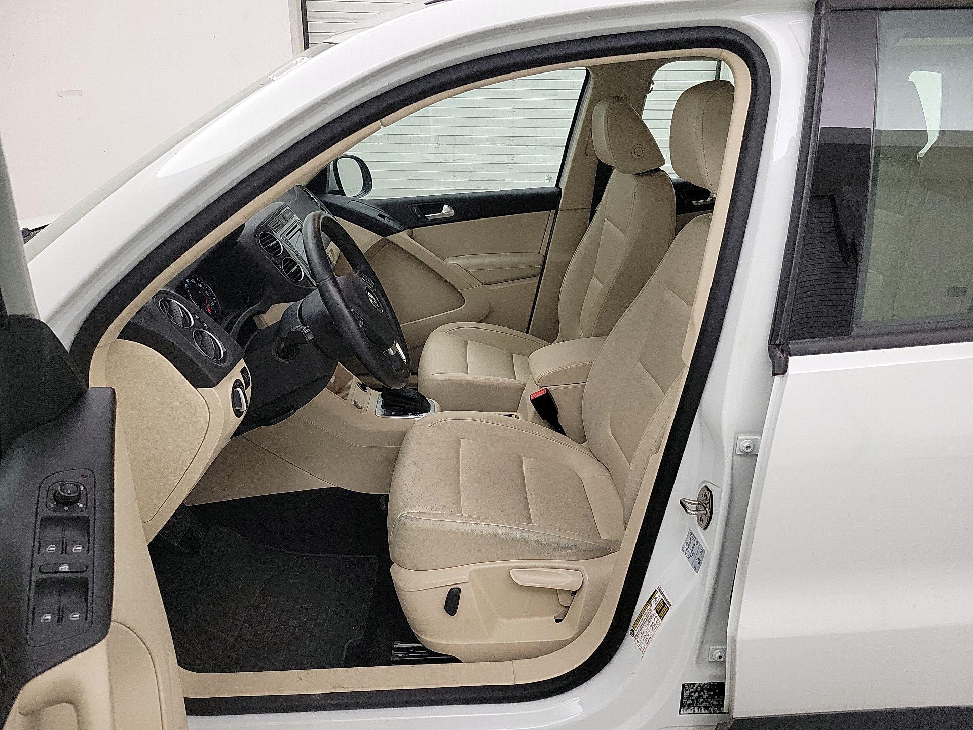 Thumbnail: 2017 Volkswagen Tiguan - 11