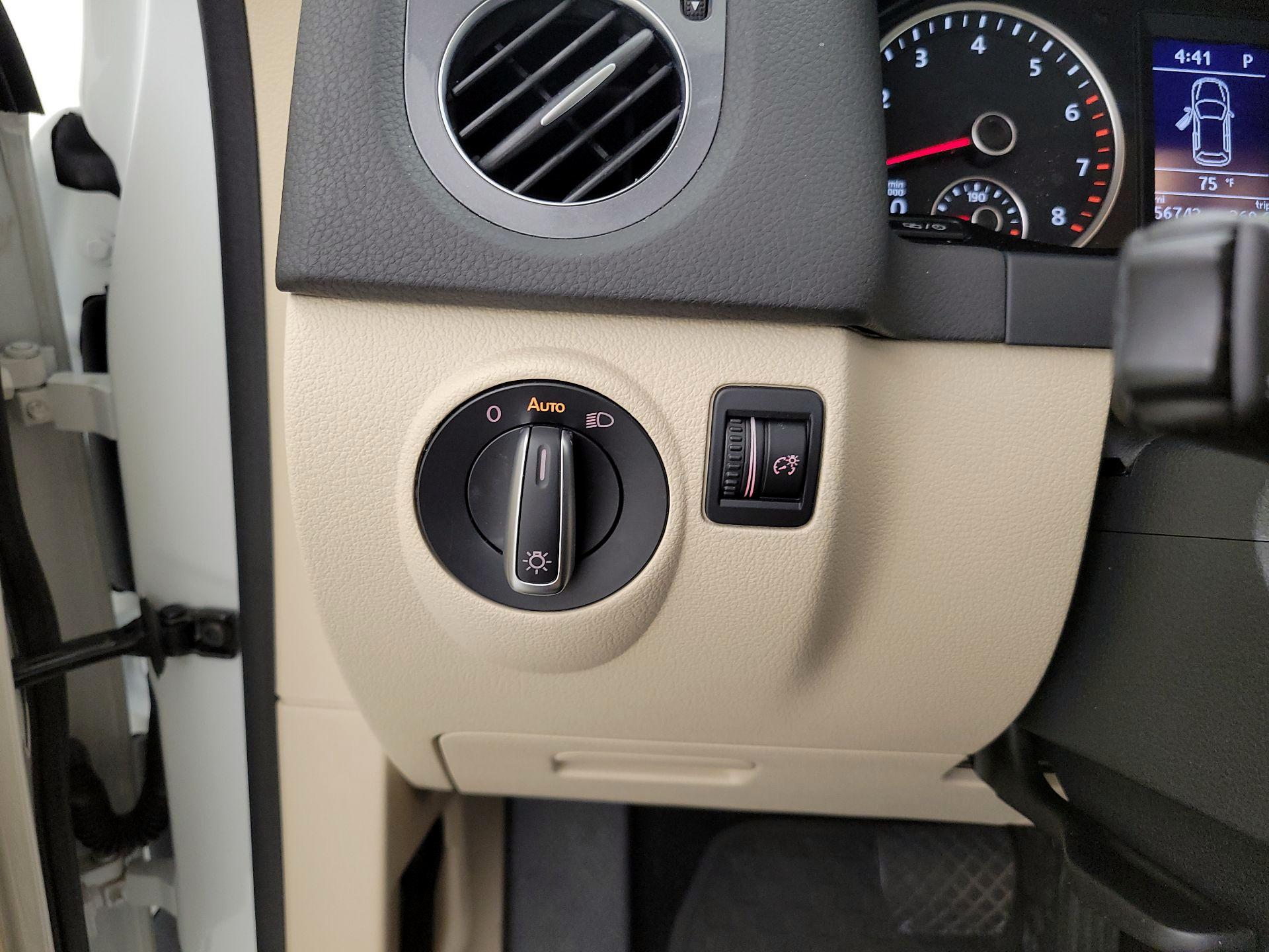 Thumbnail: 2017 Volkswagen Tiguan - 13