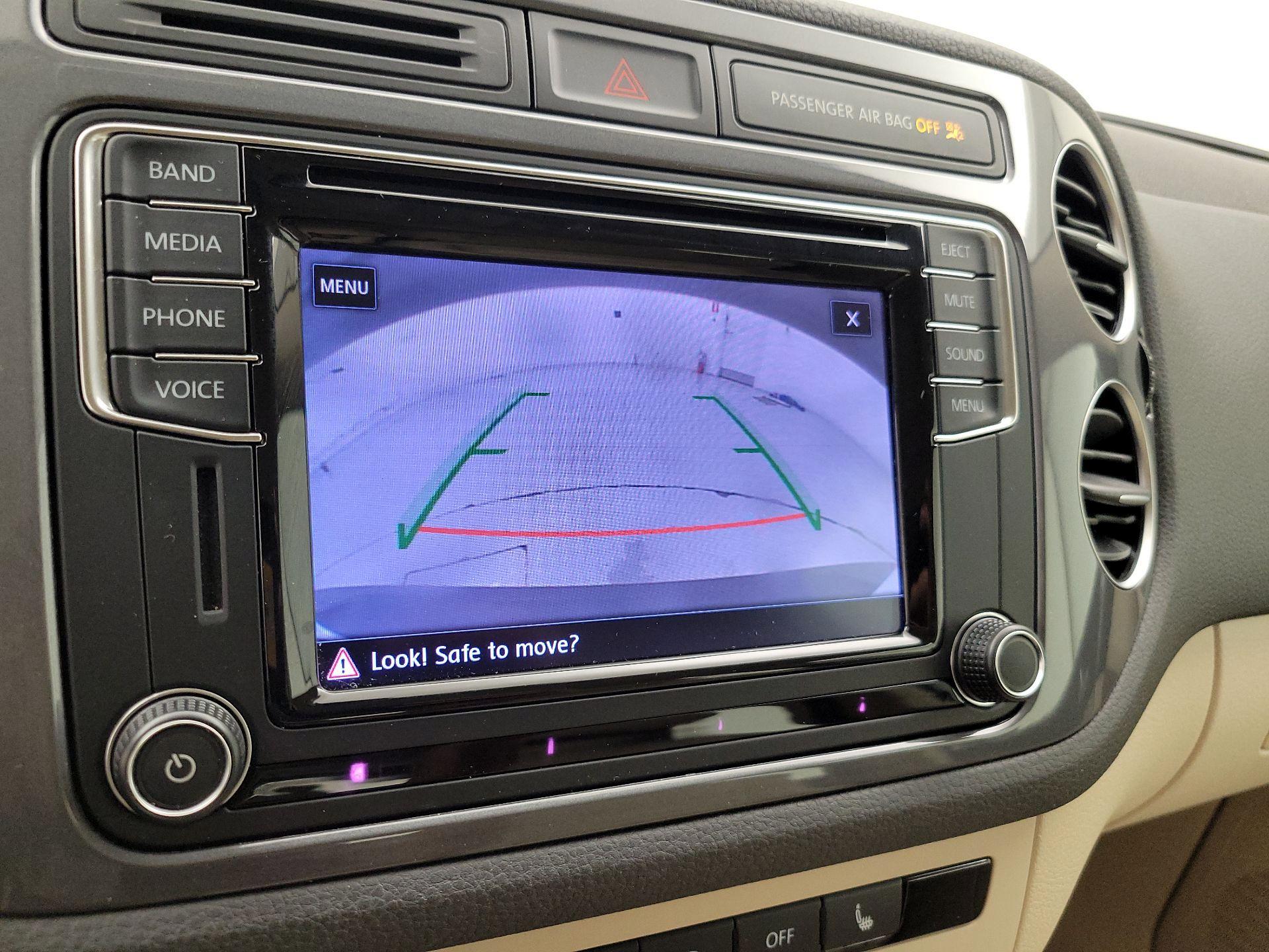 Thumbnail: 2017 Volkswagen Tiguan - 14