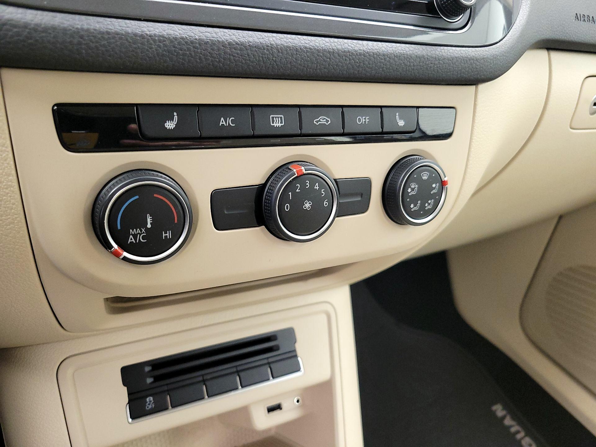 Thumbnail: 2017 Volkswagen Tiguan - 16