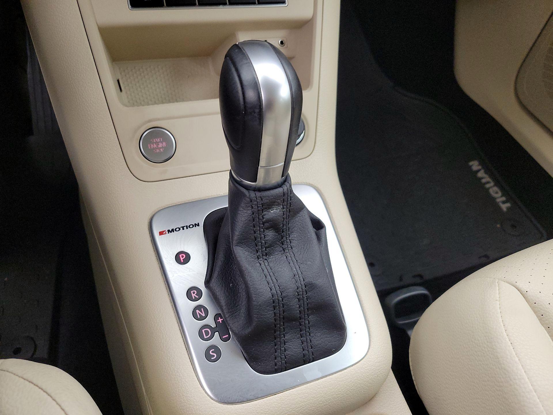 Thumbnail: 2017 Volkswagen Tiguan - 17