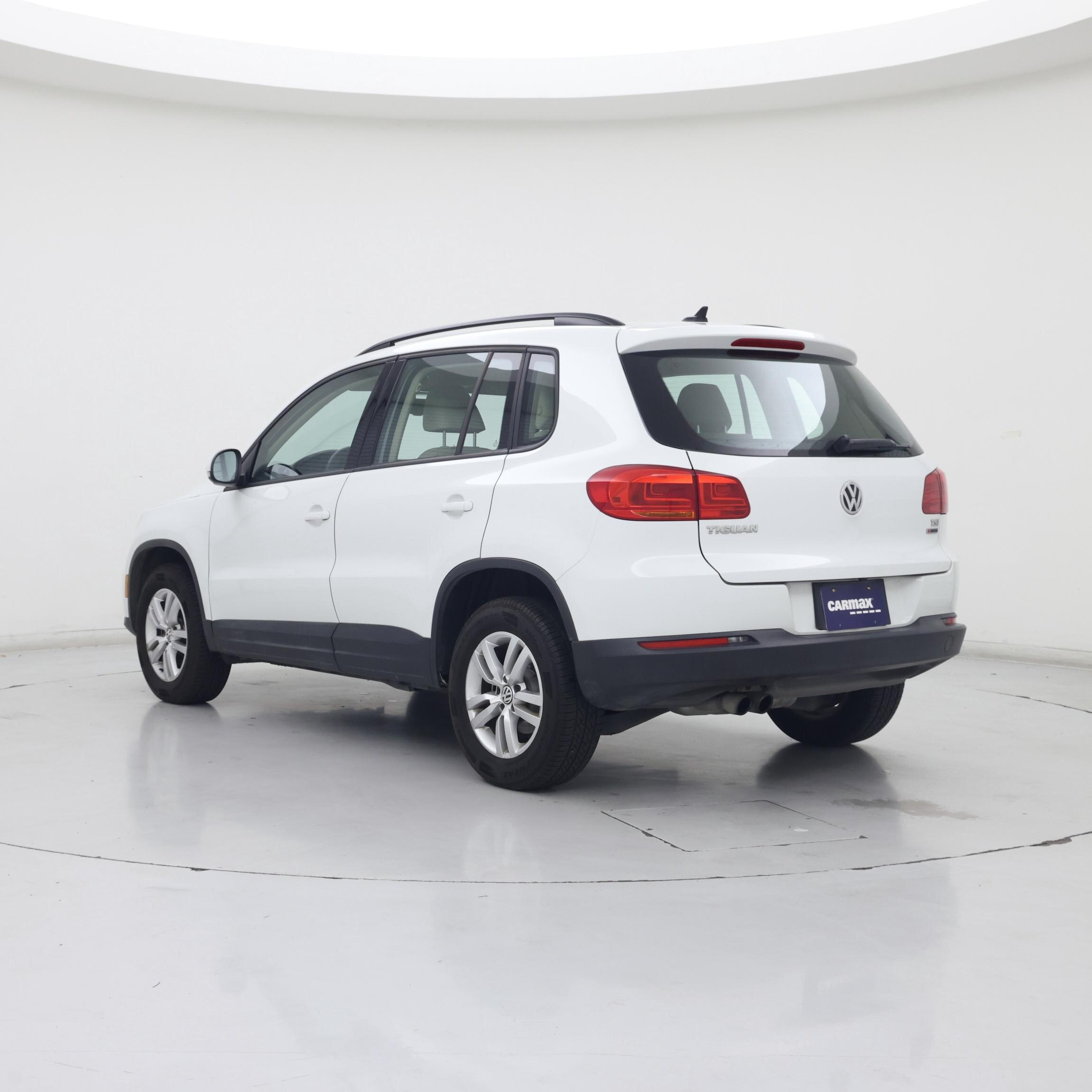 Thumbnail: 2017 Volkswagen Tiguan - 2