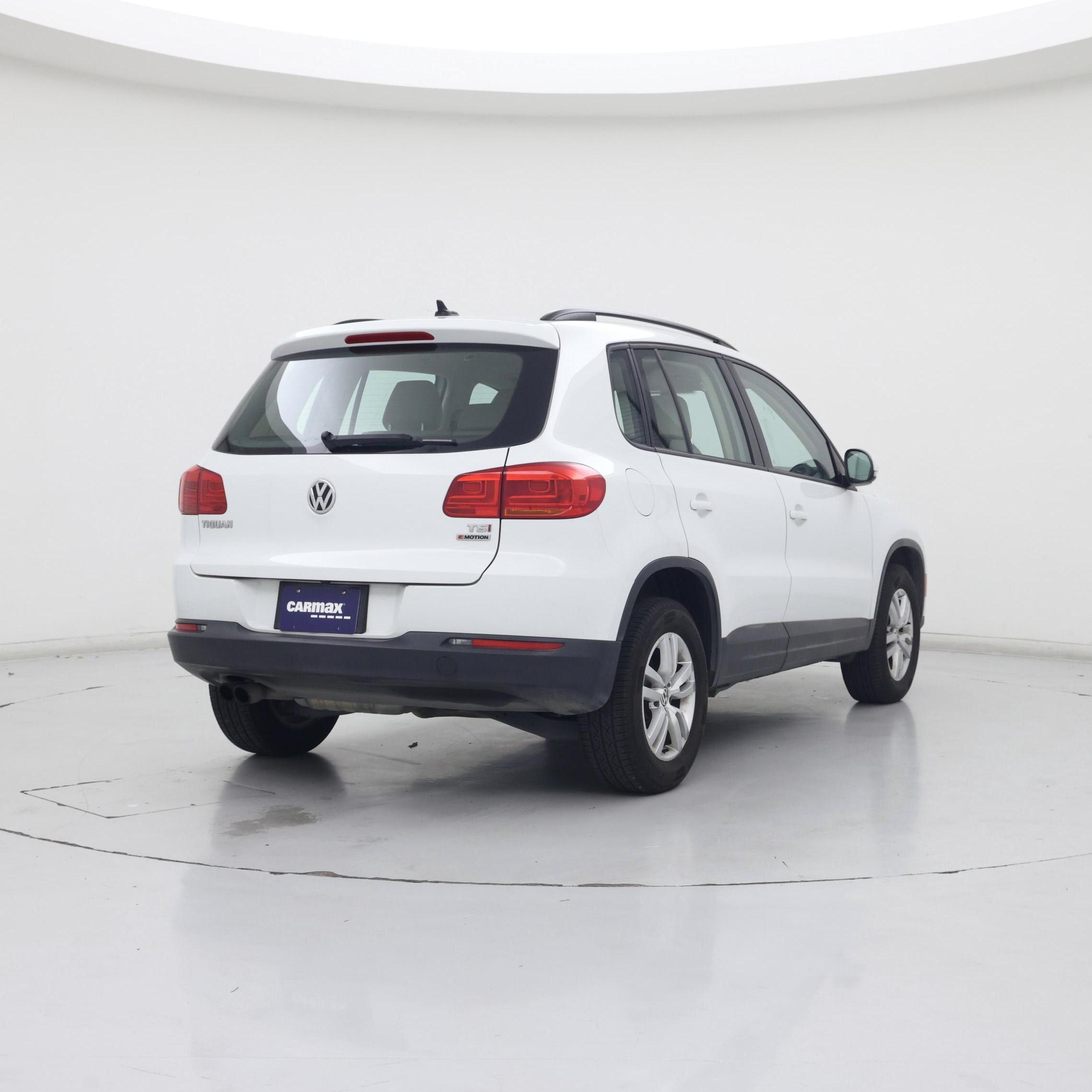 Thumbnail: 2017 Volkswagen Tiguan - 8