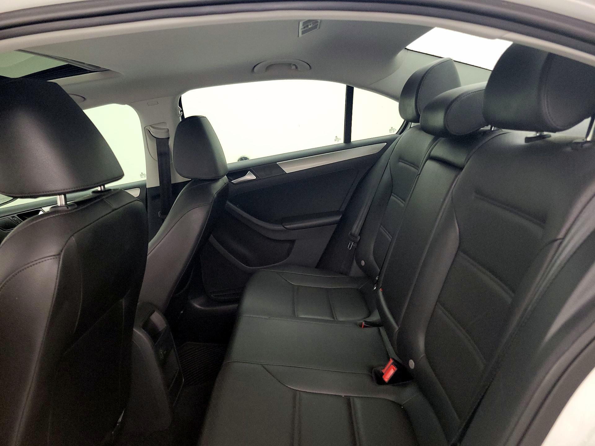 Thumbnail: 2017 Volkswagen Jetta - 20