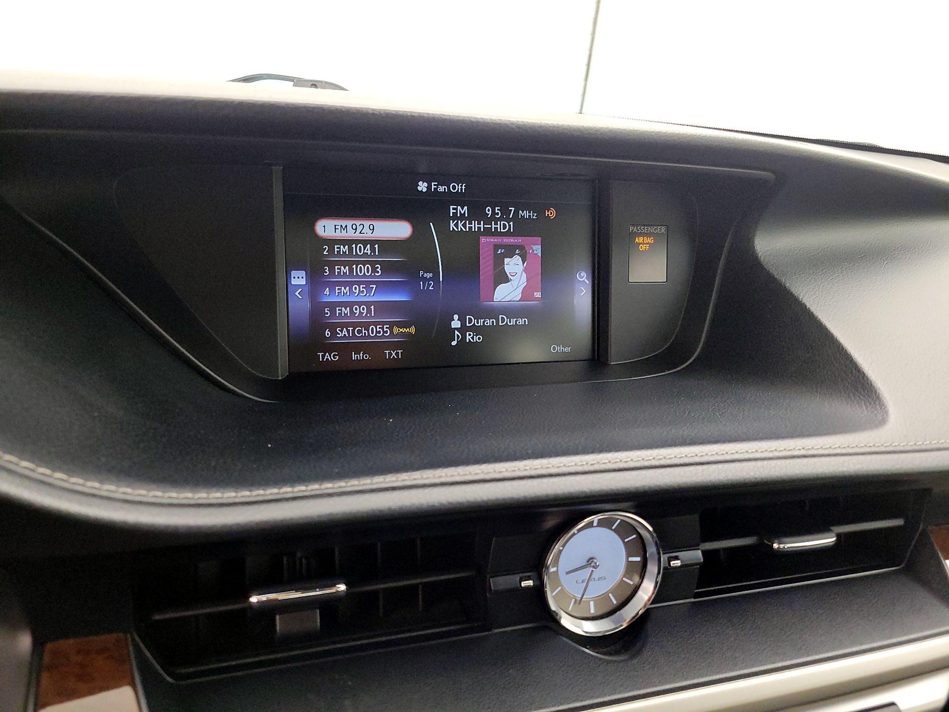 Thumbnail: 2017 Lexus ES - 15