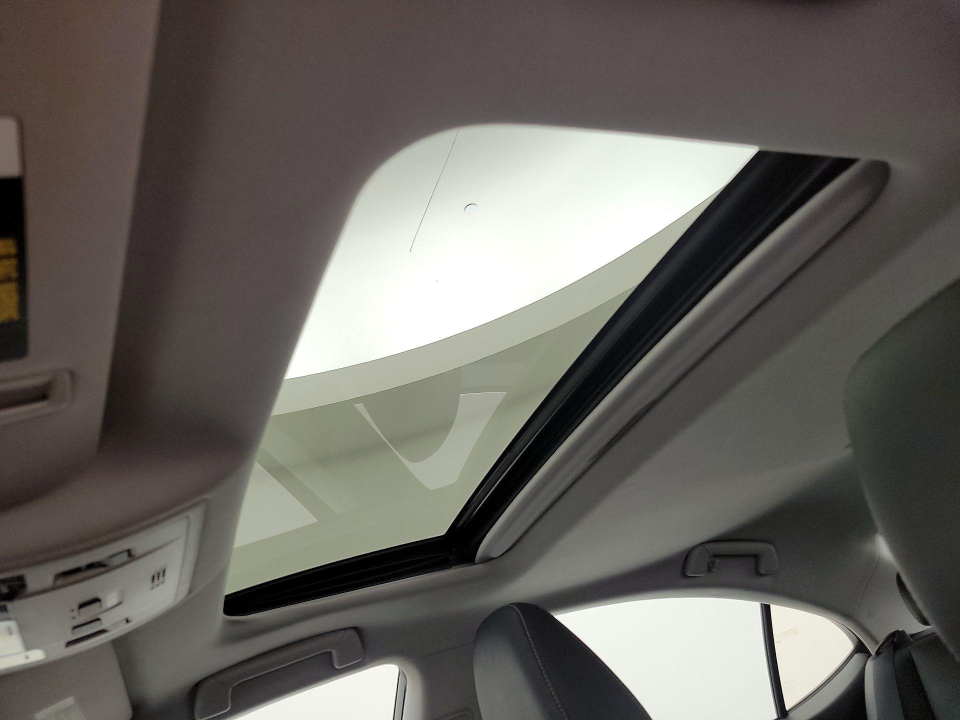 Thumbnail: 2017 Lexus ES - 19