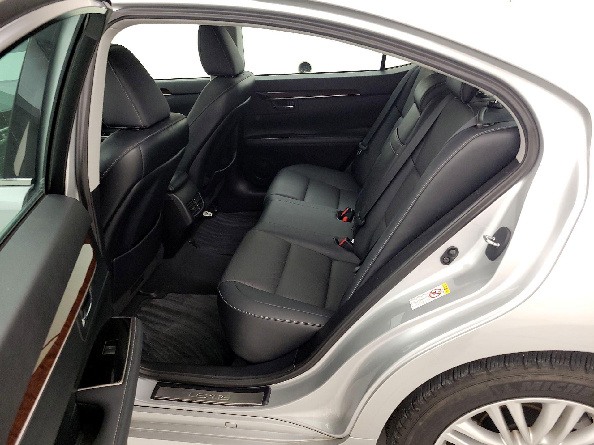 Thumbnail: 2017 Lexus ES - 20