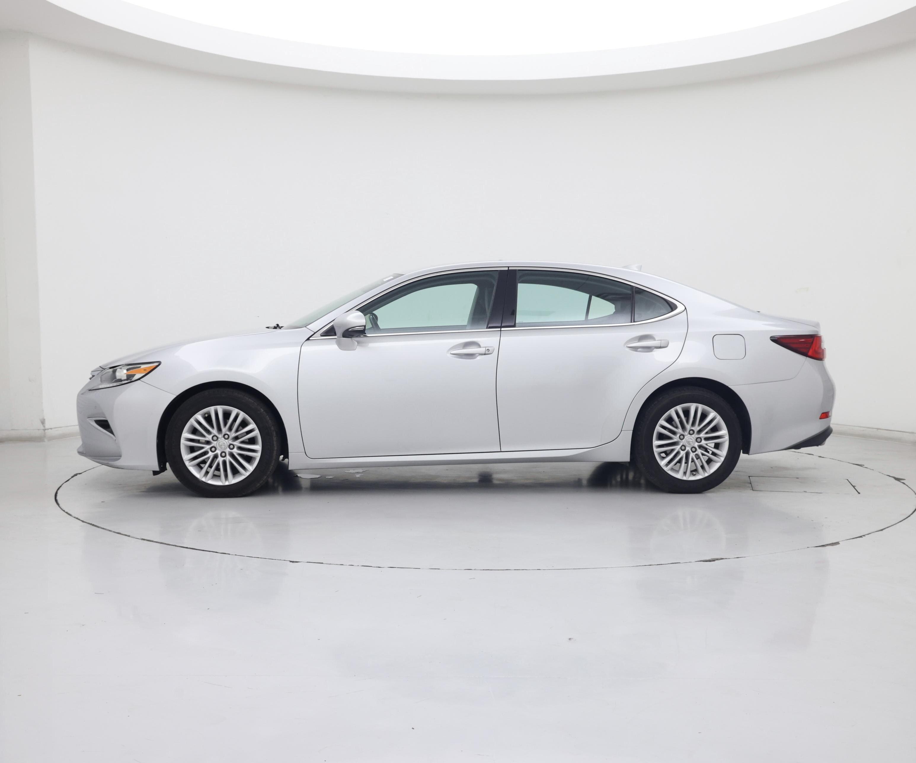 Thumbnail: 2017 Lexus ES - 3