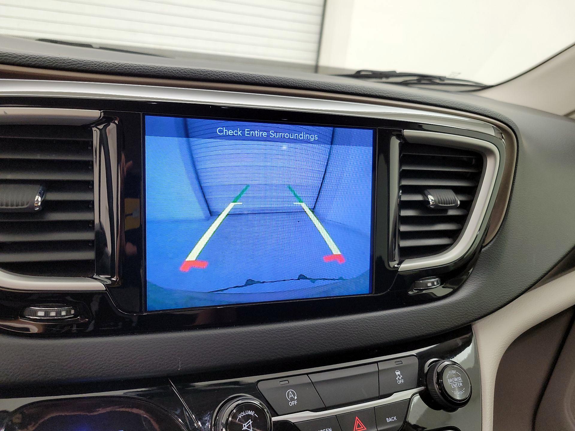 Thumbnail: 2017 Chrysler Pacifica - 14