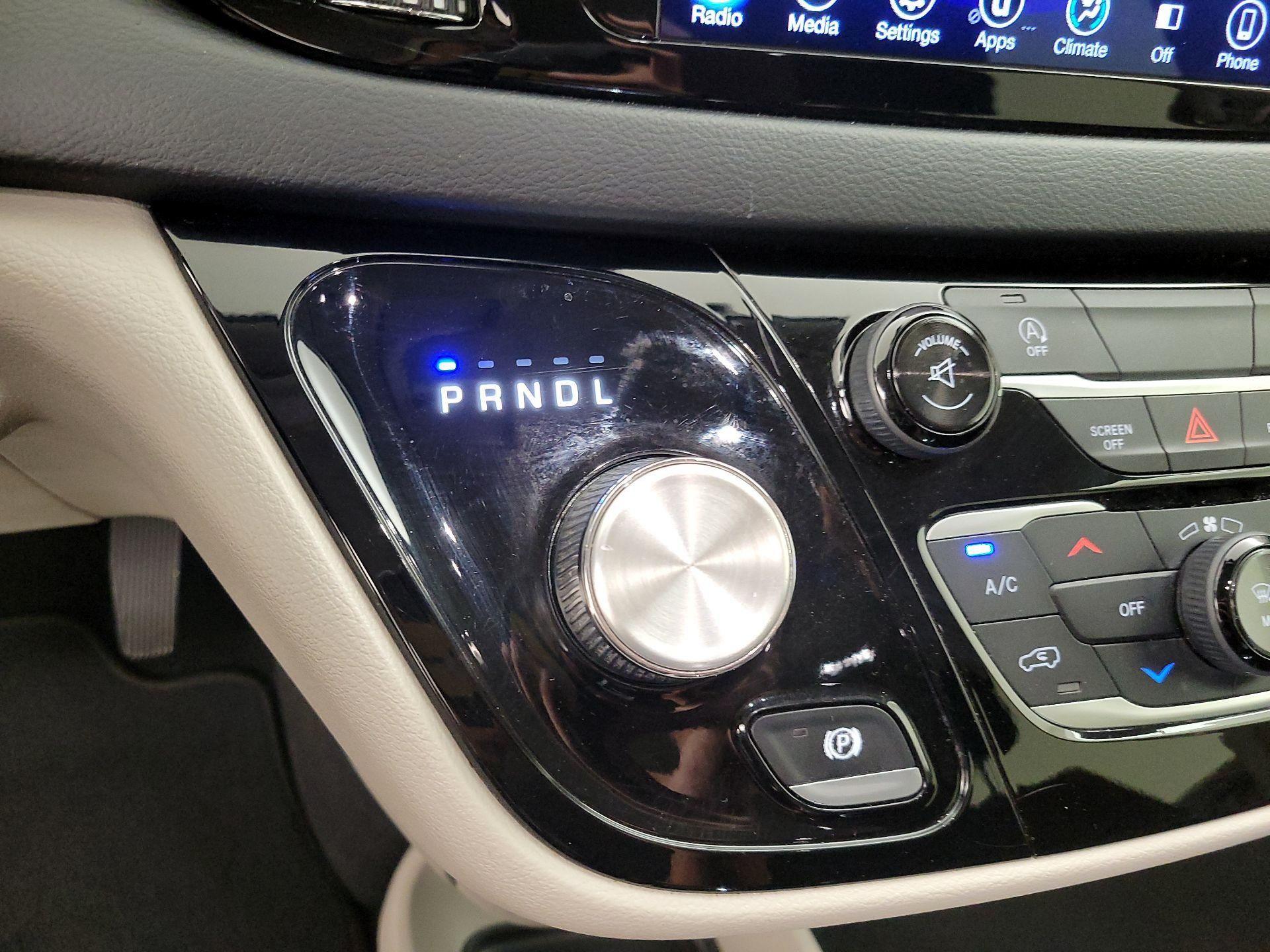 Thumbnail: 2017 Chrysler Pacifica - 17