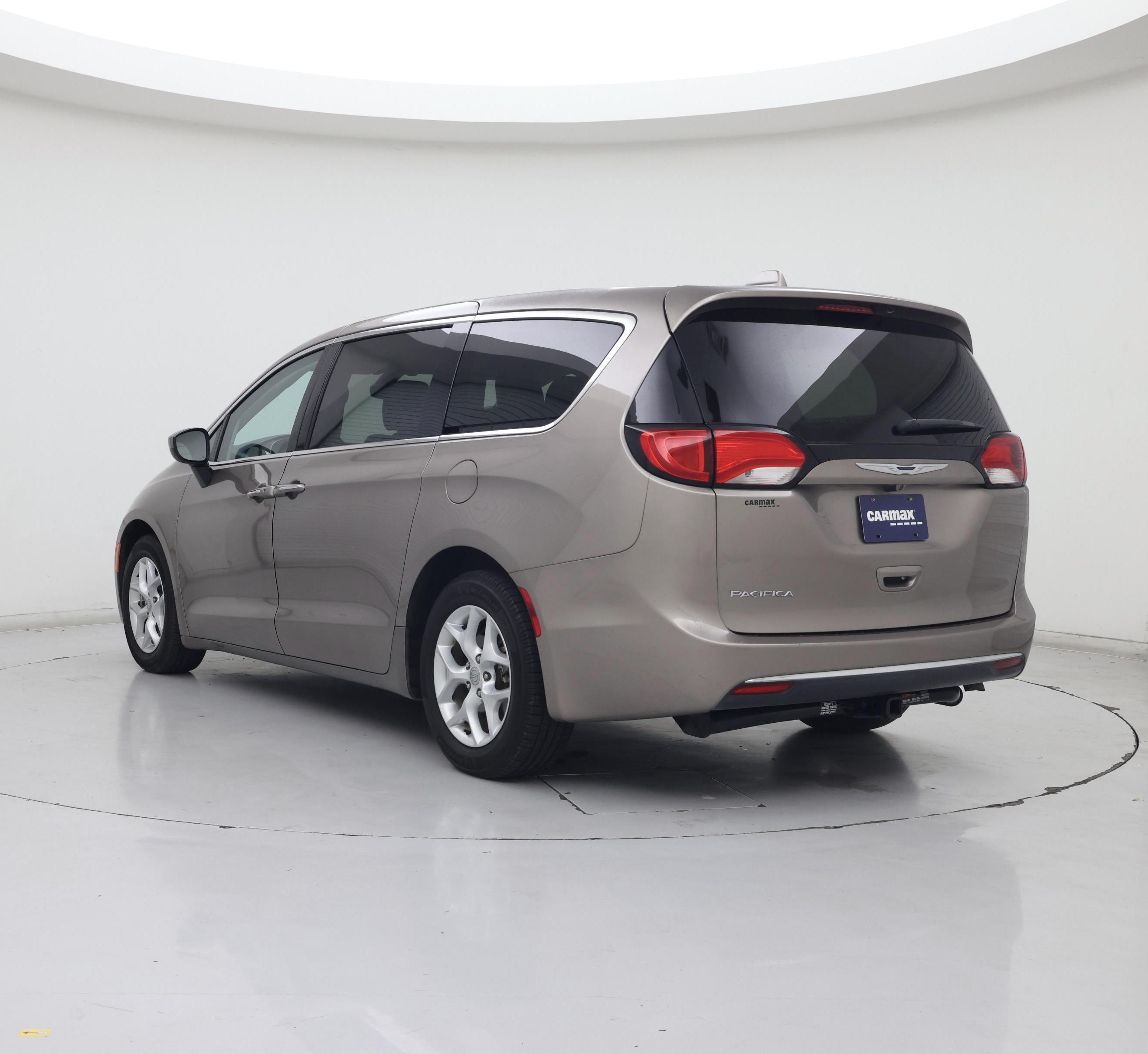 Thumbnail: 2017 Chrysler Pacifica - 2