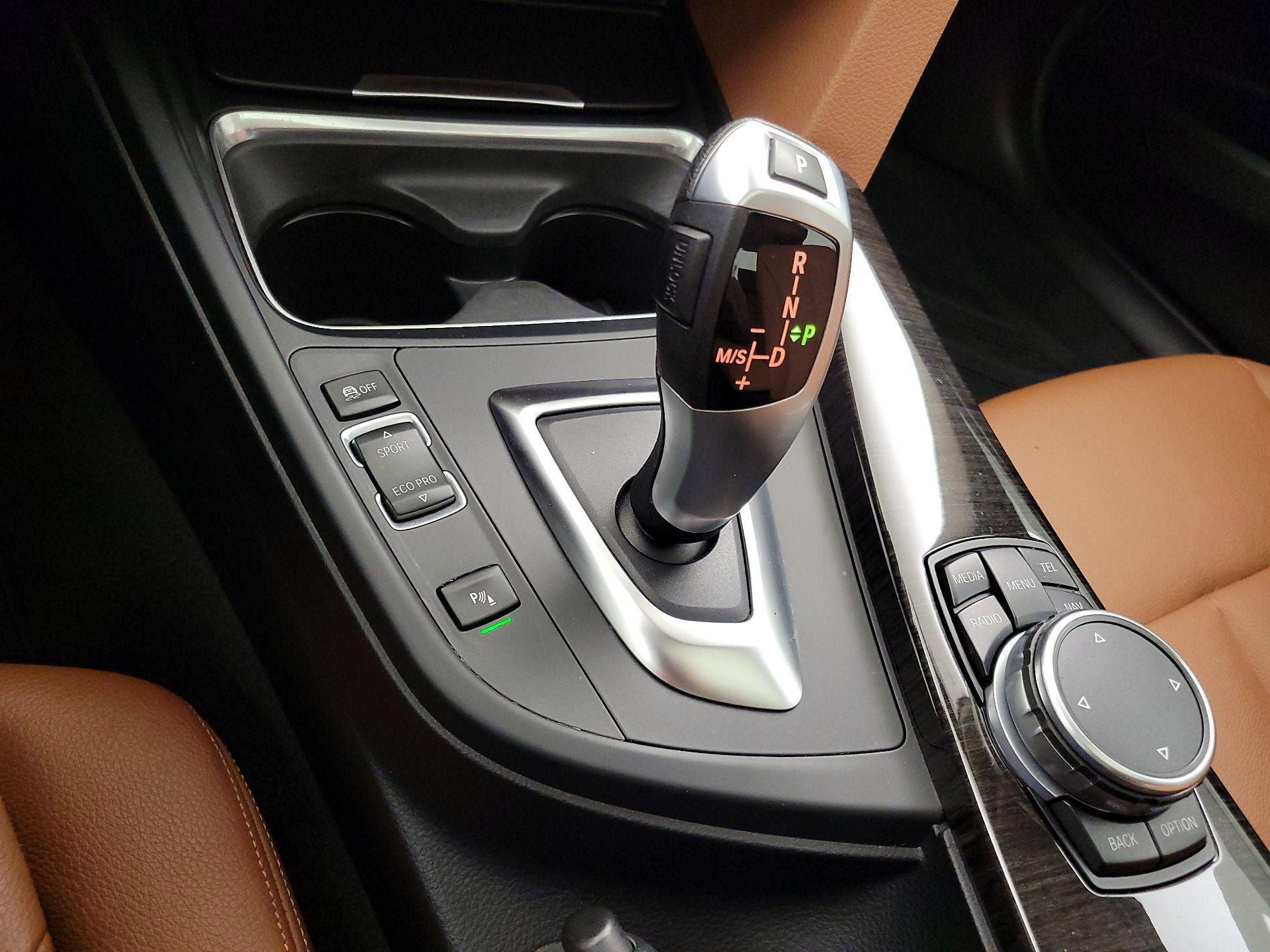 Thumbnail: 2015 BMW 3 Series - 18