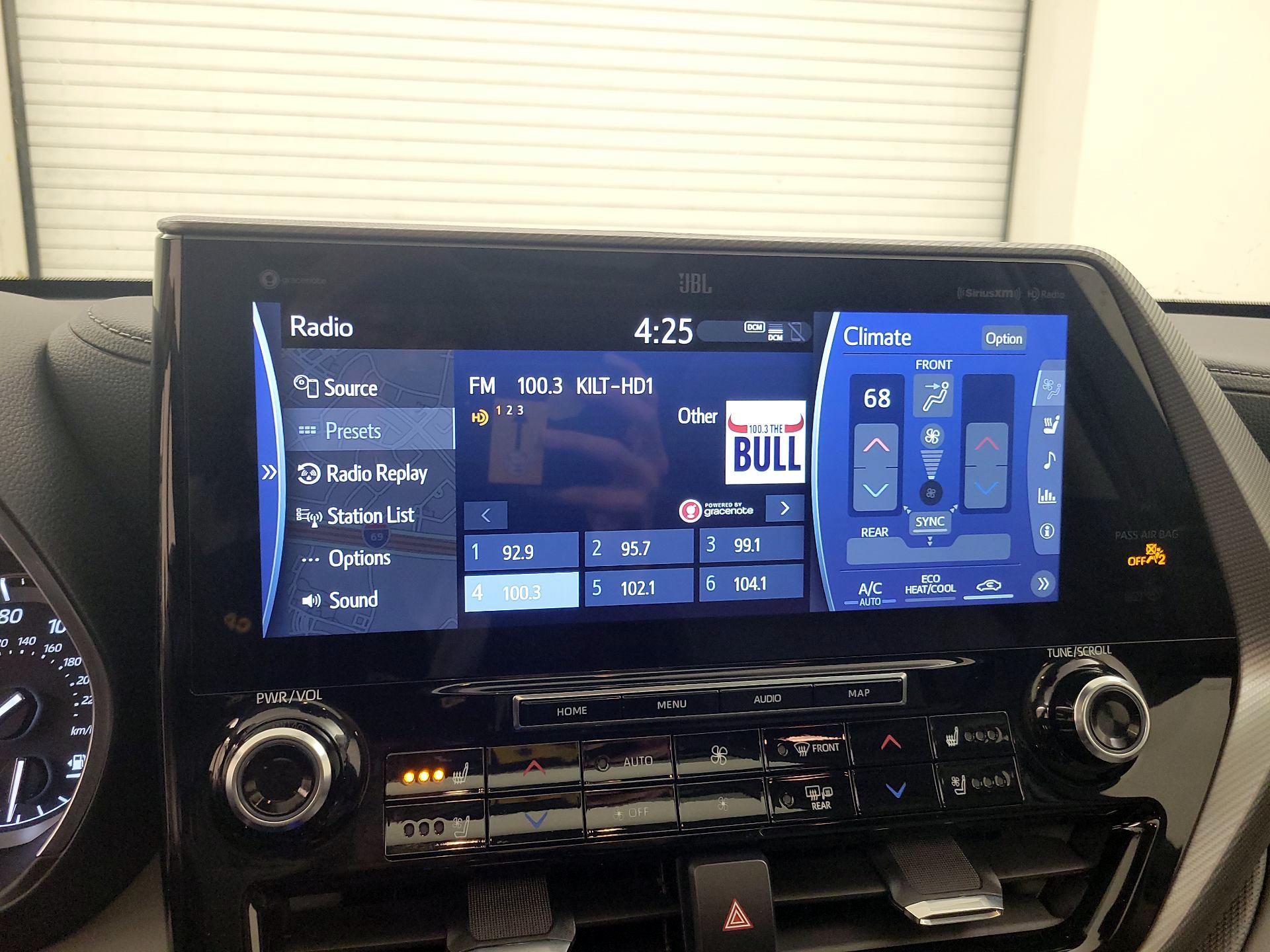 Thumbnail: 2021 Toyota Highlander - 16