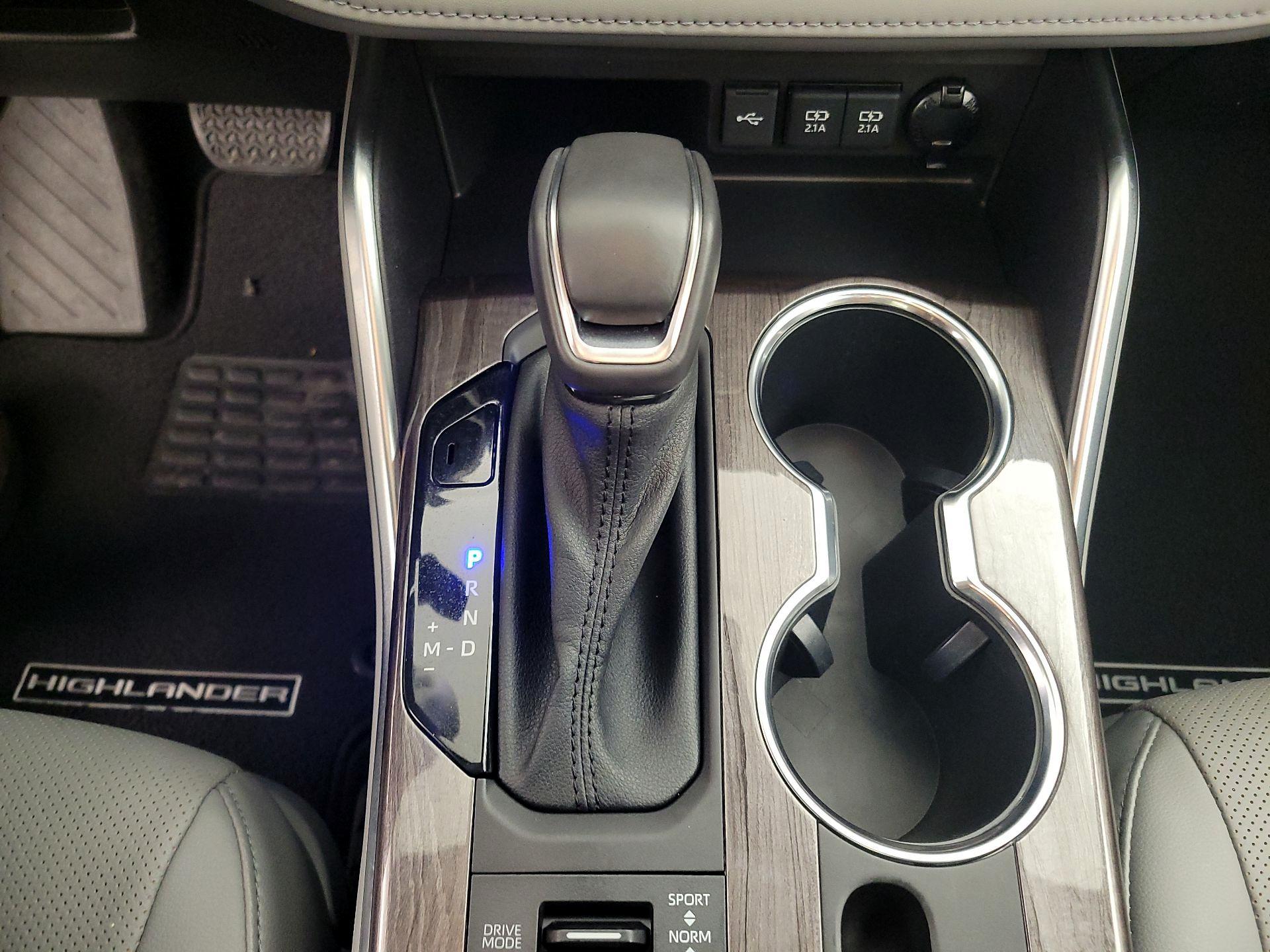 Thumbnail: 2021 Toyota Highlander - 18