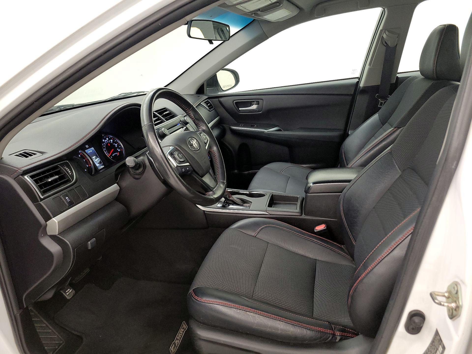Thumbnail: 2016 Toyota Camry - 11
