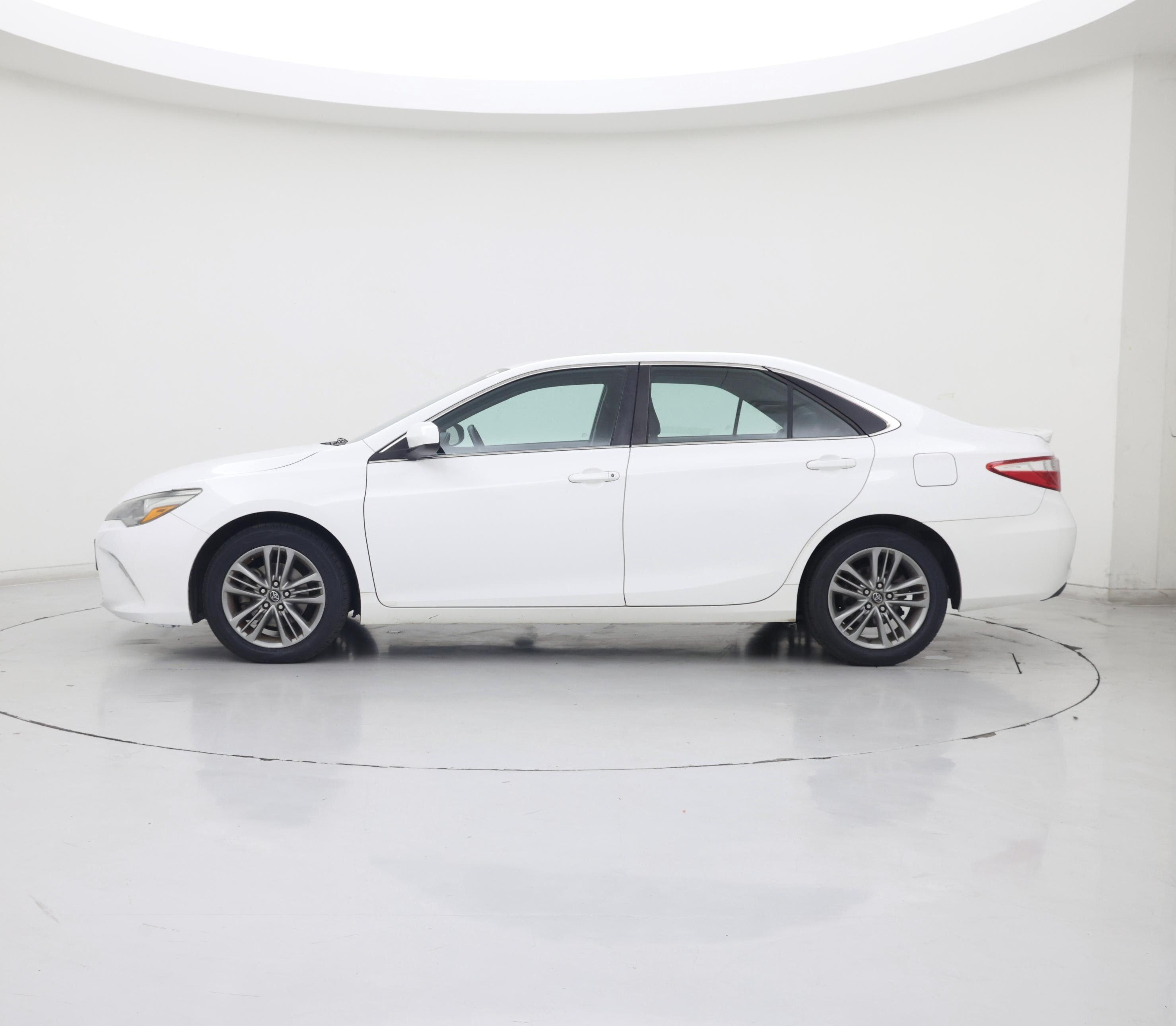 Thumbnail: 2016 Toyota Camry - 3