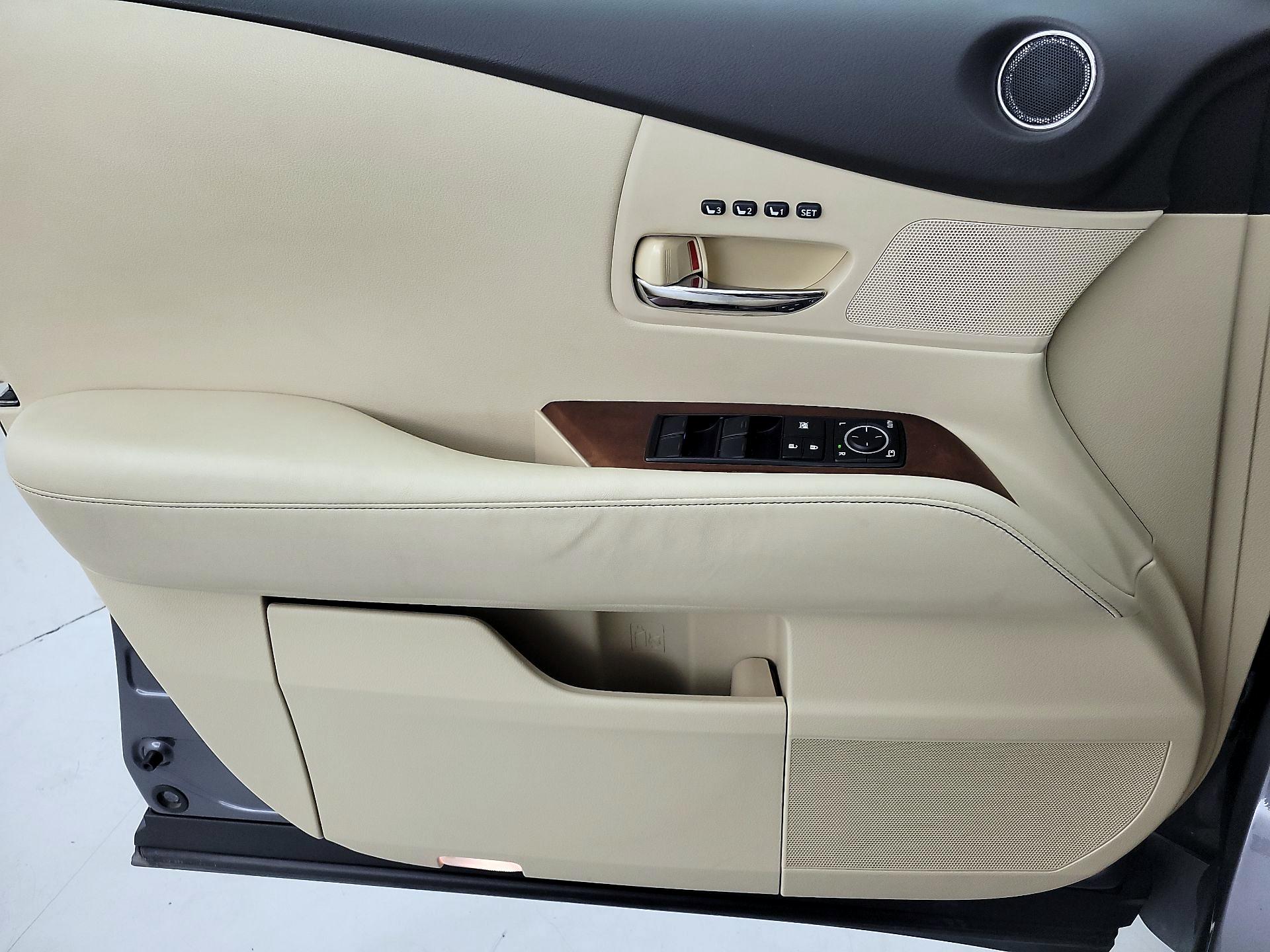 Thumbnail: 2015 Lexus RX - 12