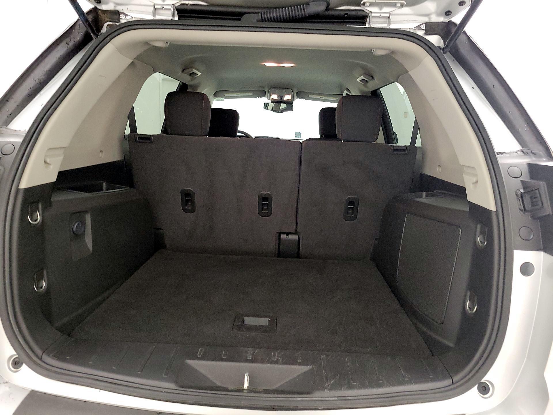 Thumbnail: 2017 GMC Terrain - 19