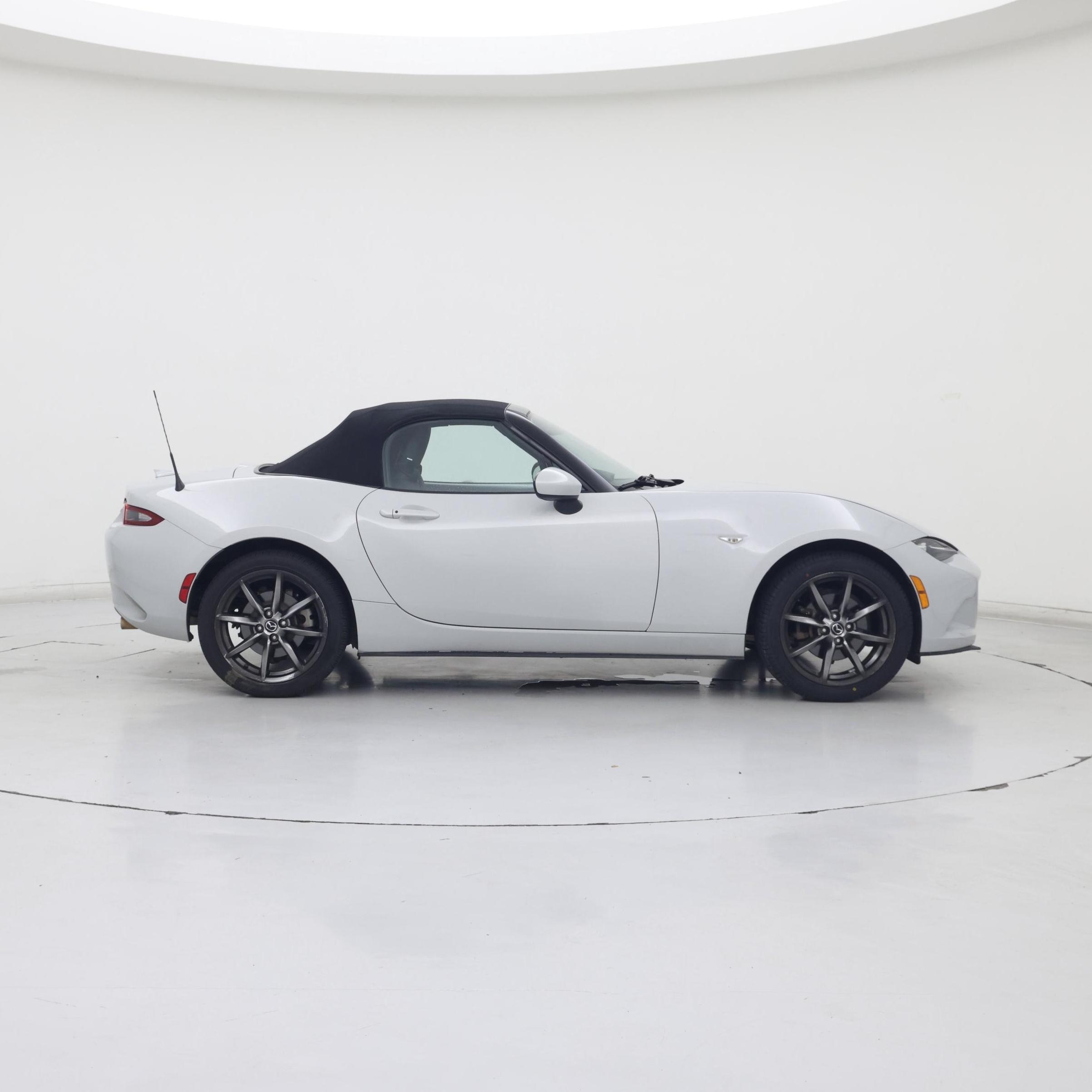 Thumbnail: 2017 Mazda MX-5 Miata - 7