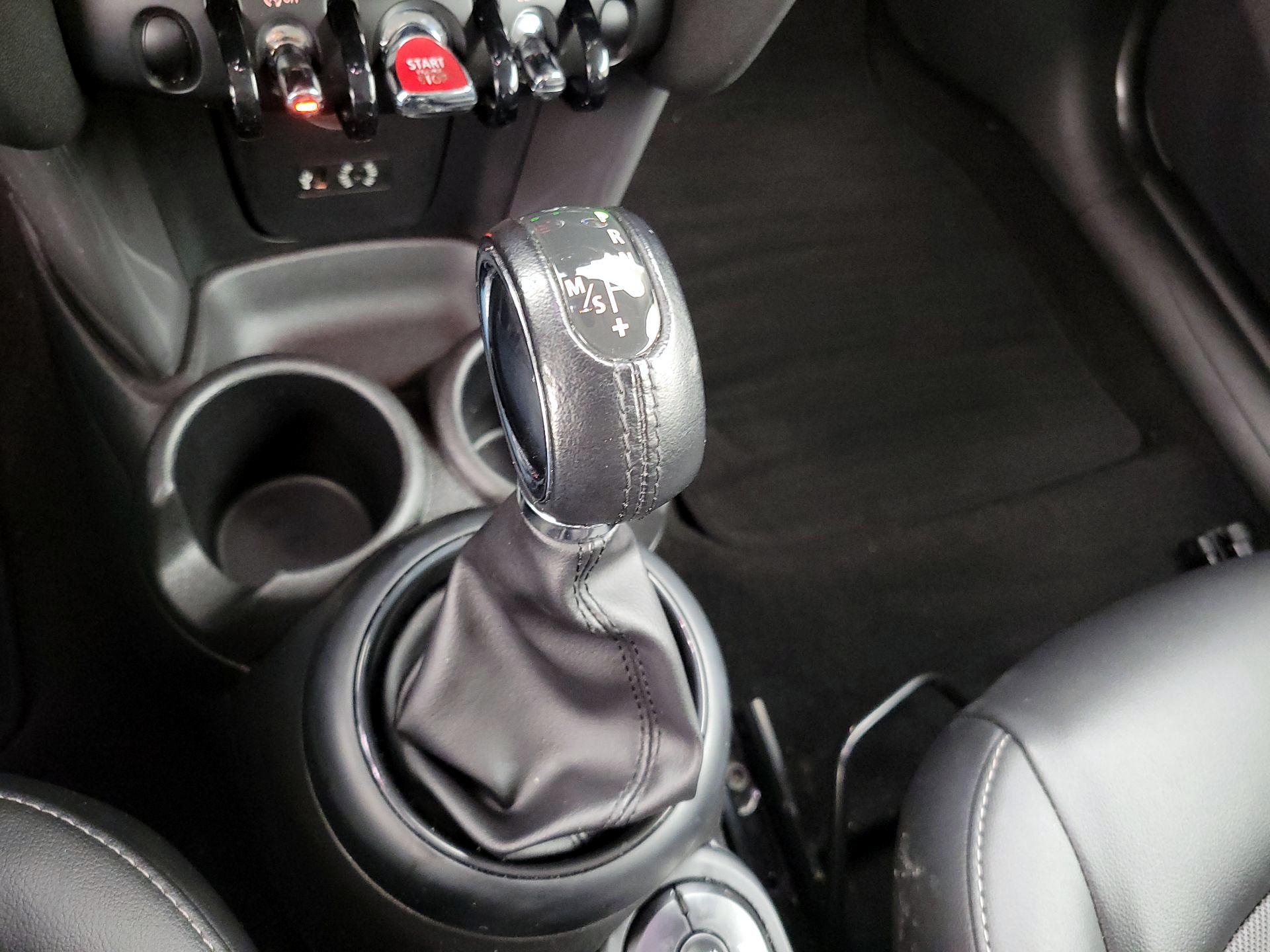 Thumbnail: 2018 MINI Cooper Hardtop - 17