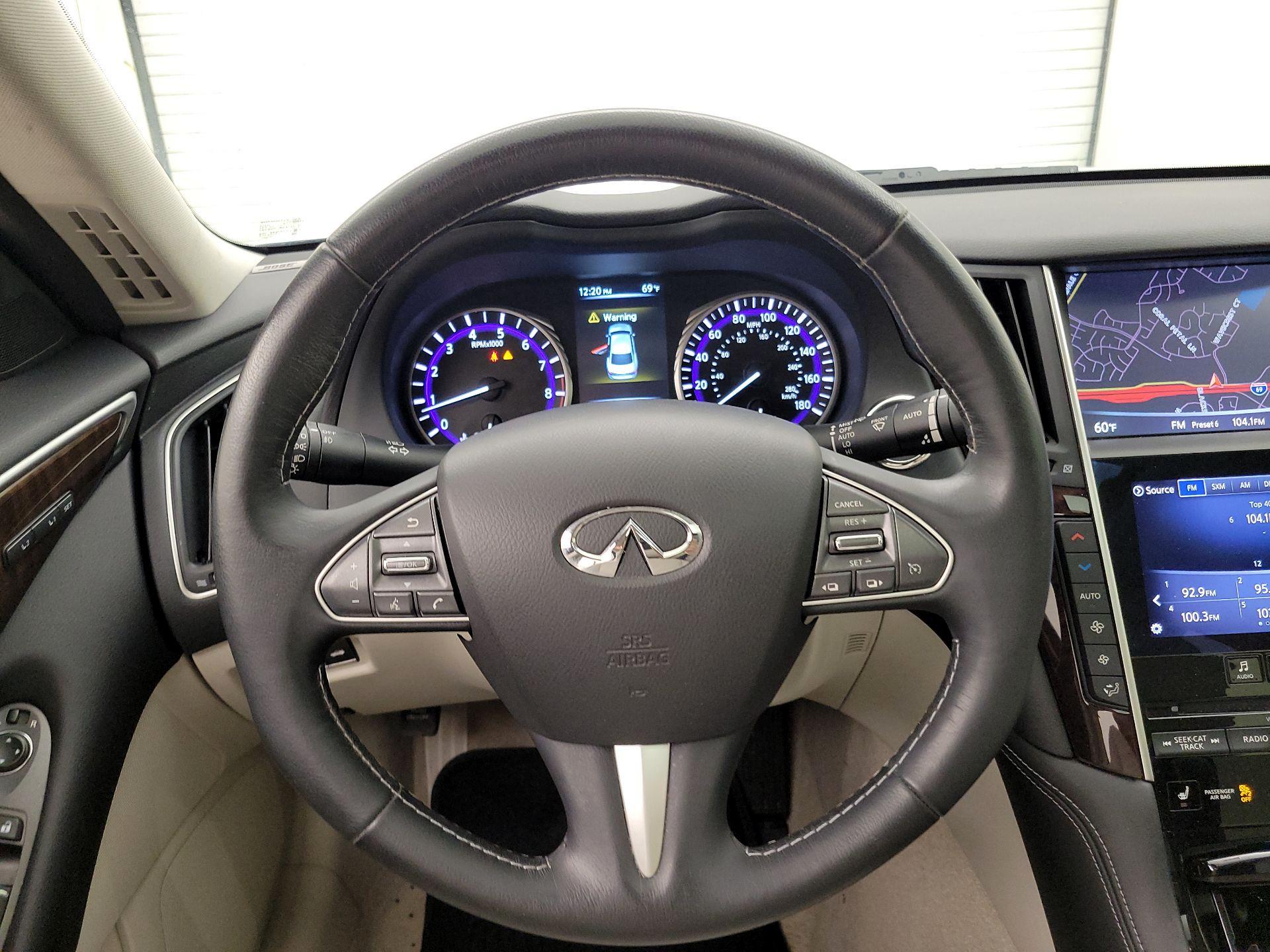 Thumbnail: 2015 INFINITI Q50 - 10