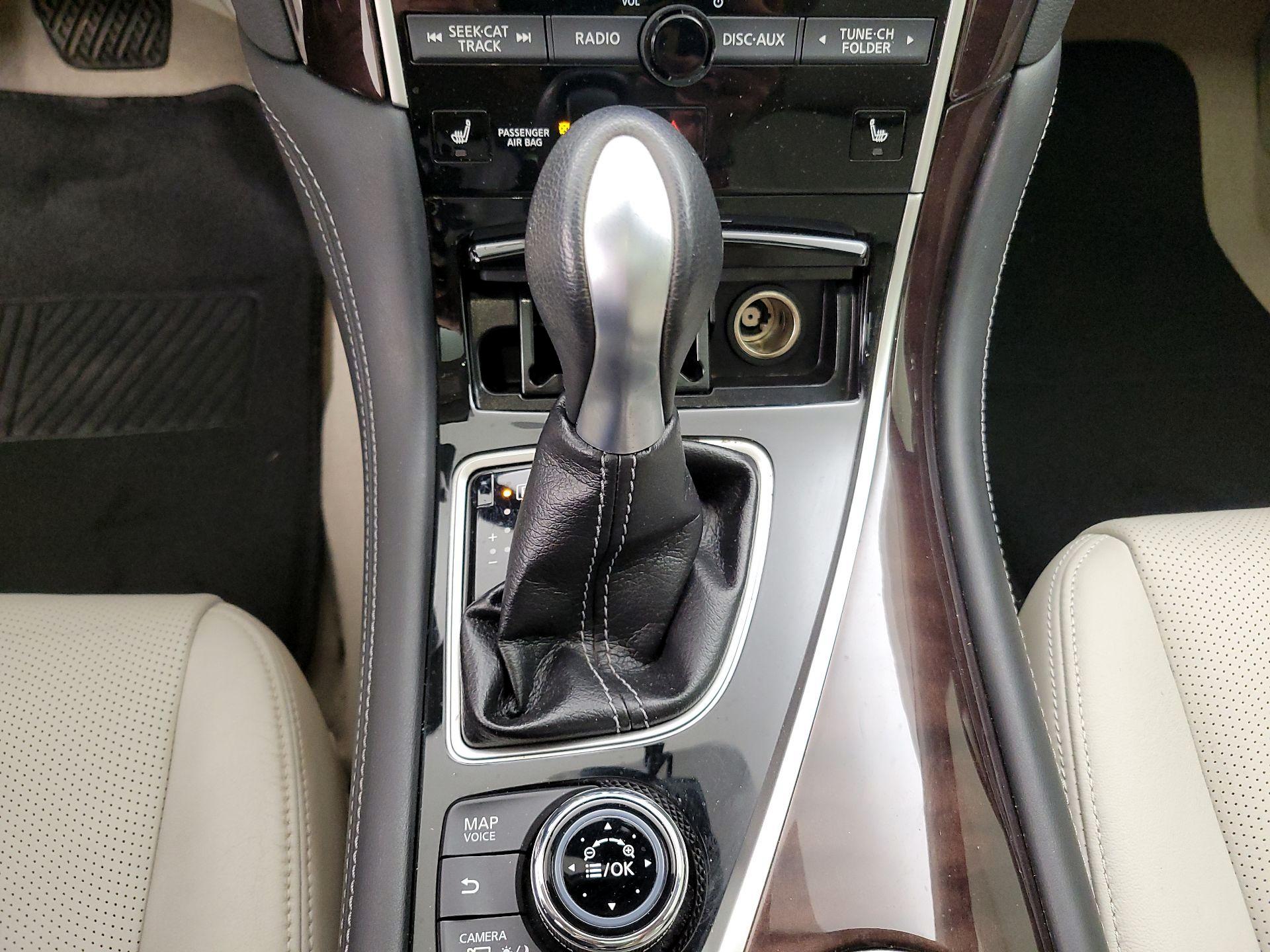 Thumbnail: 2015 INFINITI Q50 - 18