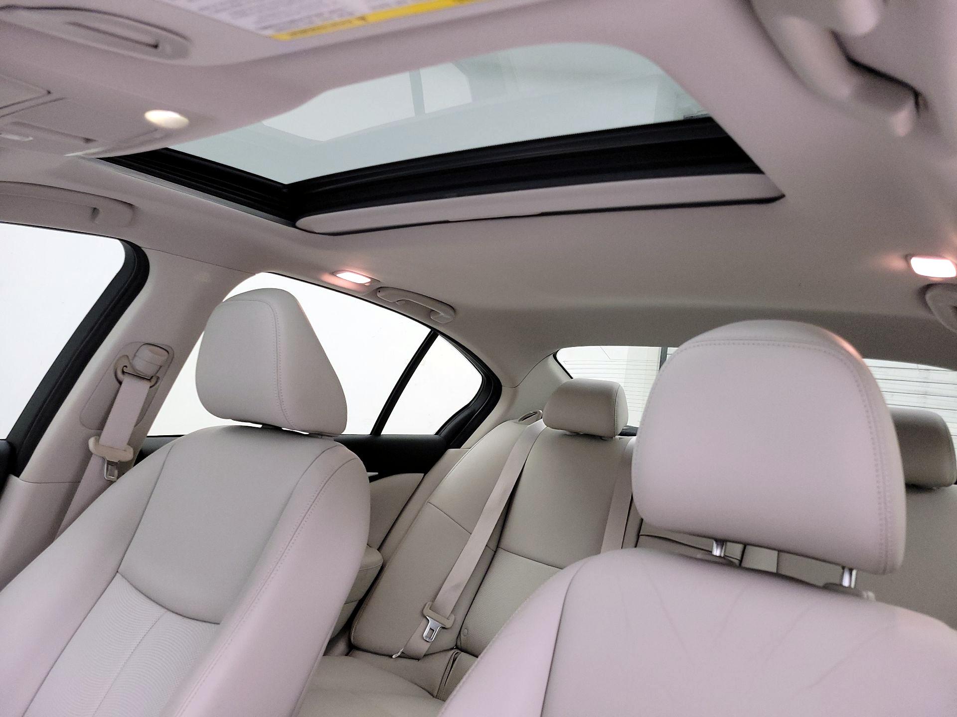 Thumbnail: 2015 INFINITI Q50 - 20