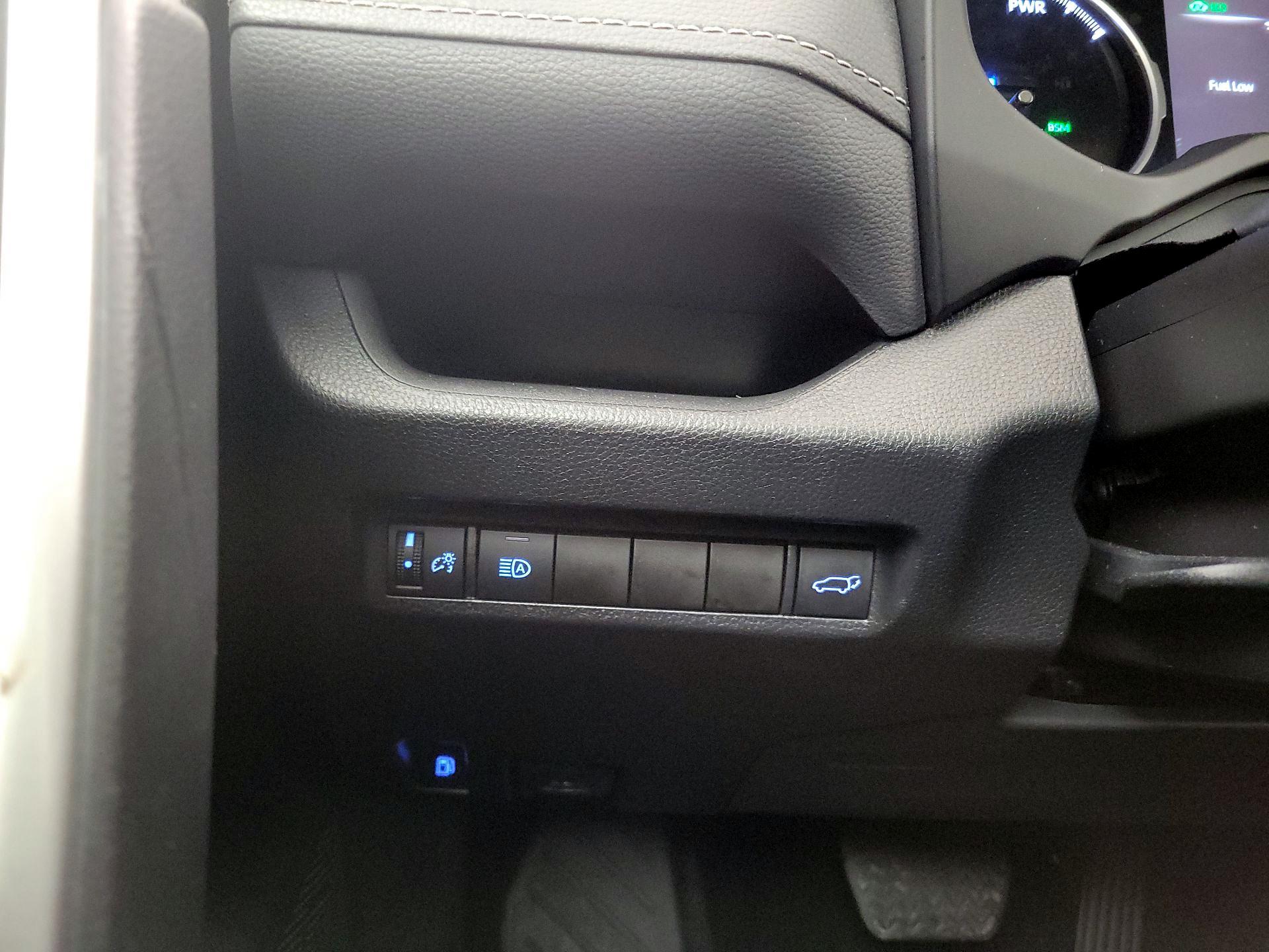 Thumbnail: 2022 Toyota RAV4 - 13