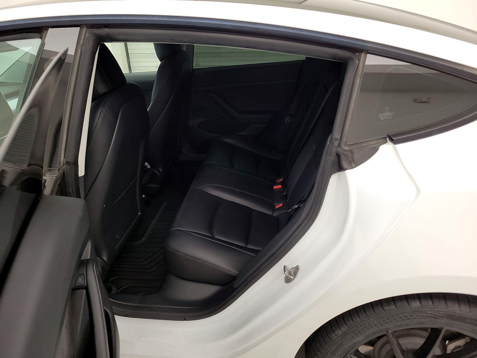 Thumbnail: 2023 Tesla Model 3 - 19